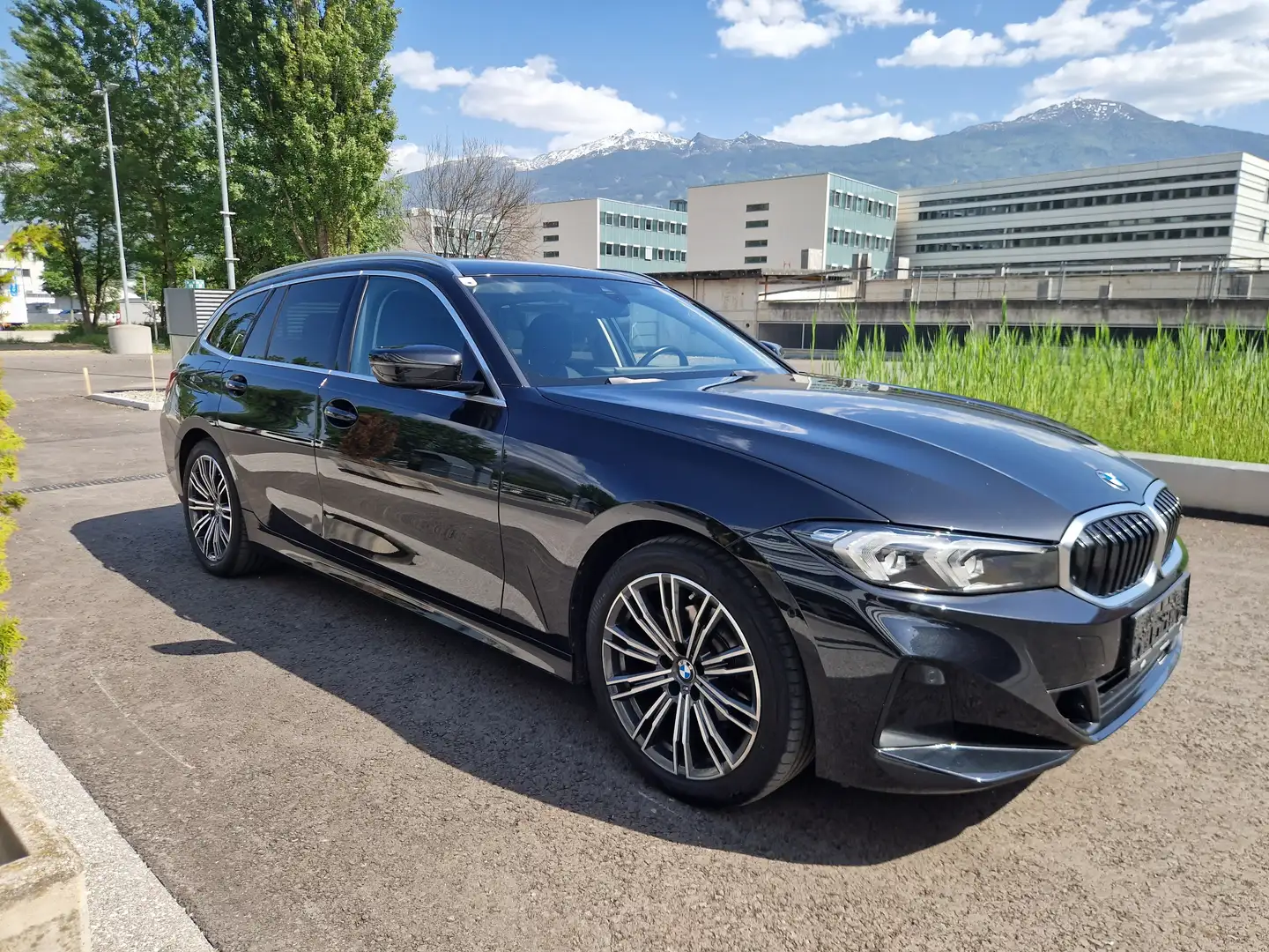 BMW 318 318D Aut. Live Cockpit Plus-LED-Rückfahrkamera Schwarz - 1