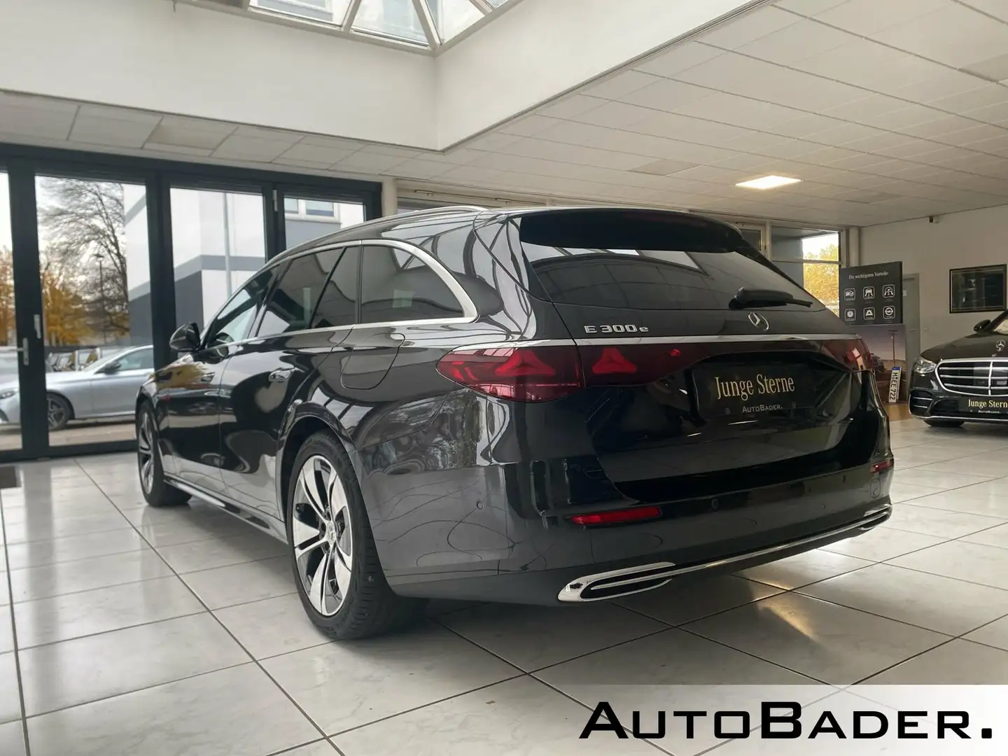 Mercedes-Benz E 300 E 300 e T AVANTGARDE Advanced DISTR RFK KGo TotW Gris - 2
