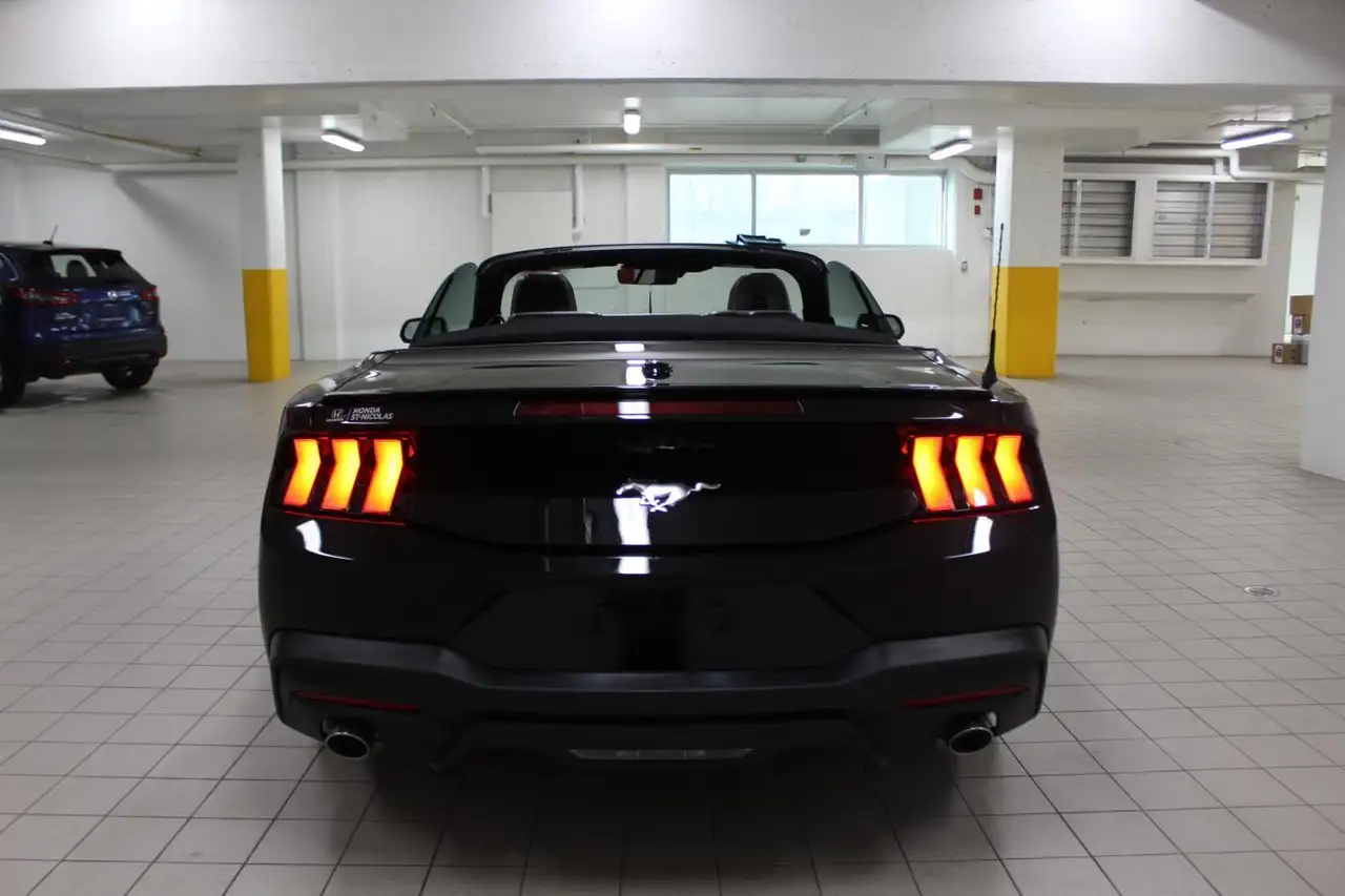 Ford Mustang снимка Ford Mustang
