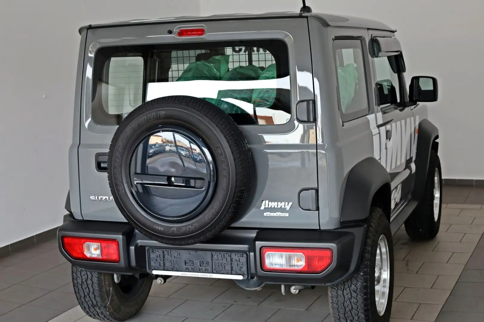 Suzuki Jimny Comfort AllGrip NFZ,Temp,SH,8 fach bereift Šedá - 2