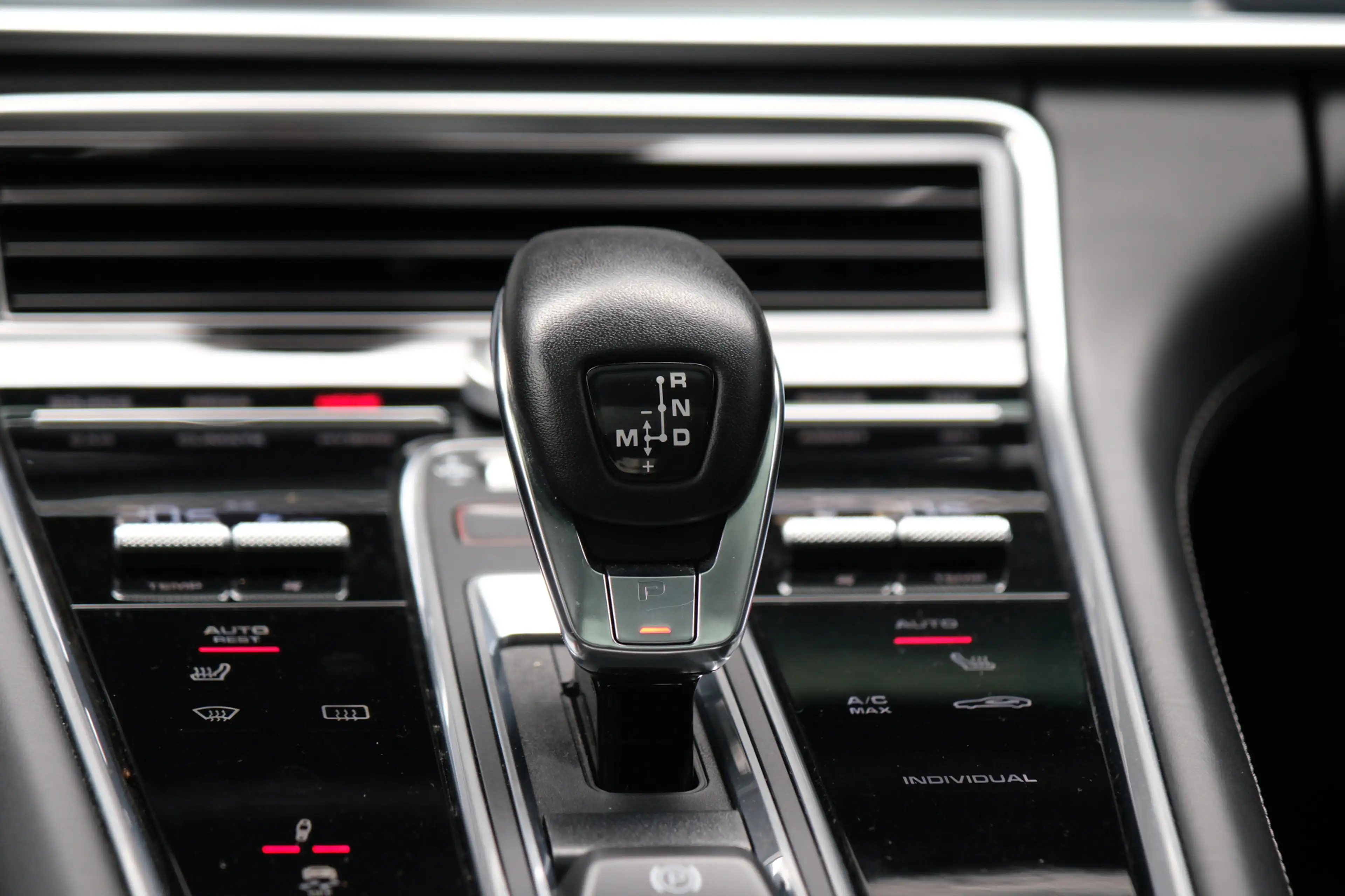 Porsche Panamera Sport Turismo 4.0 Turbo S E-Hybrid Porsche Approve — photo 36
