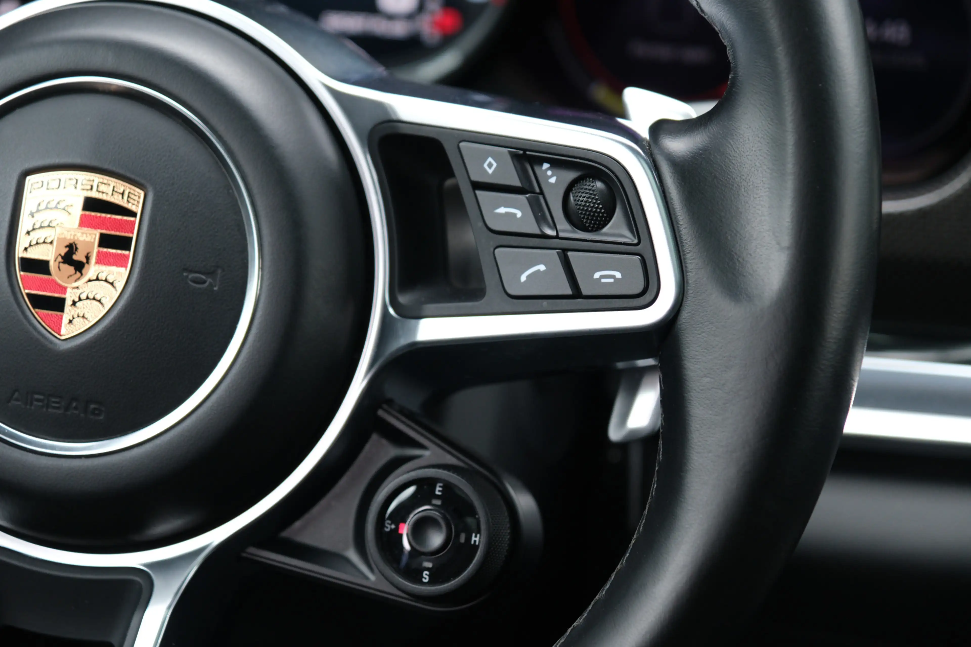 Porsche Panamera Sport Turismo 4.0 Turbo S E-Hybrid Porsche Approve — photo 32