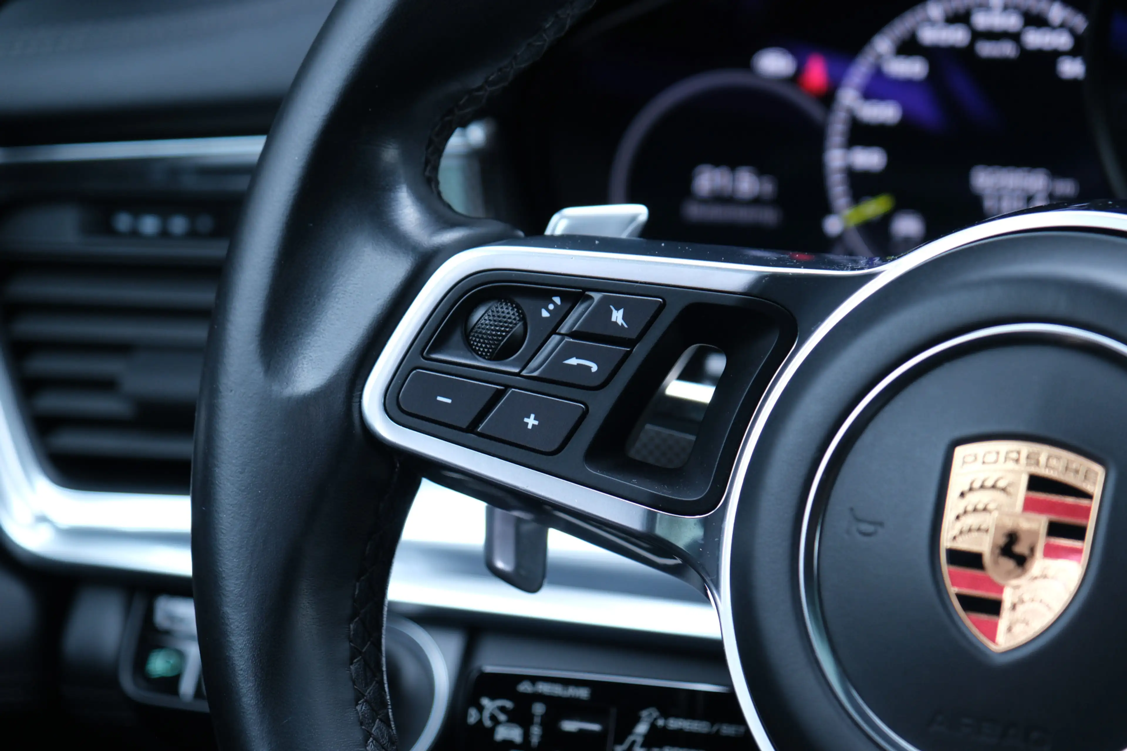 Porsche Panamera Sport Turismo 4.0 Turbo S E-Hybrid Porsche Approve — photo 31