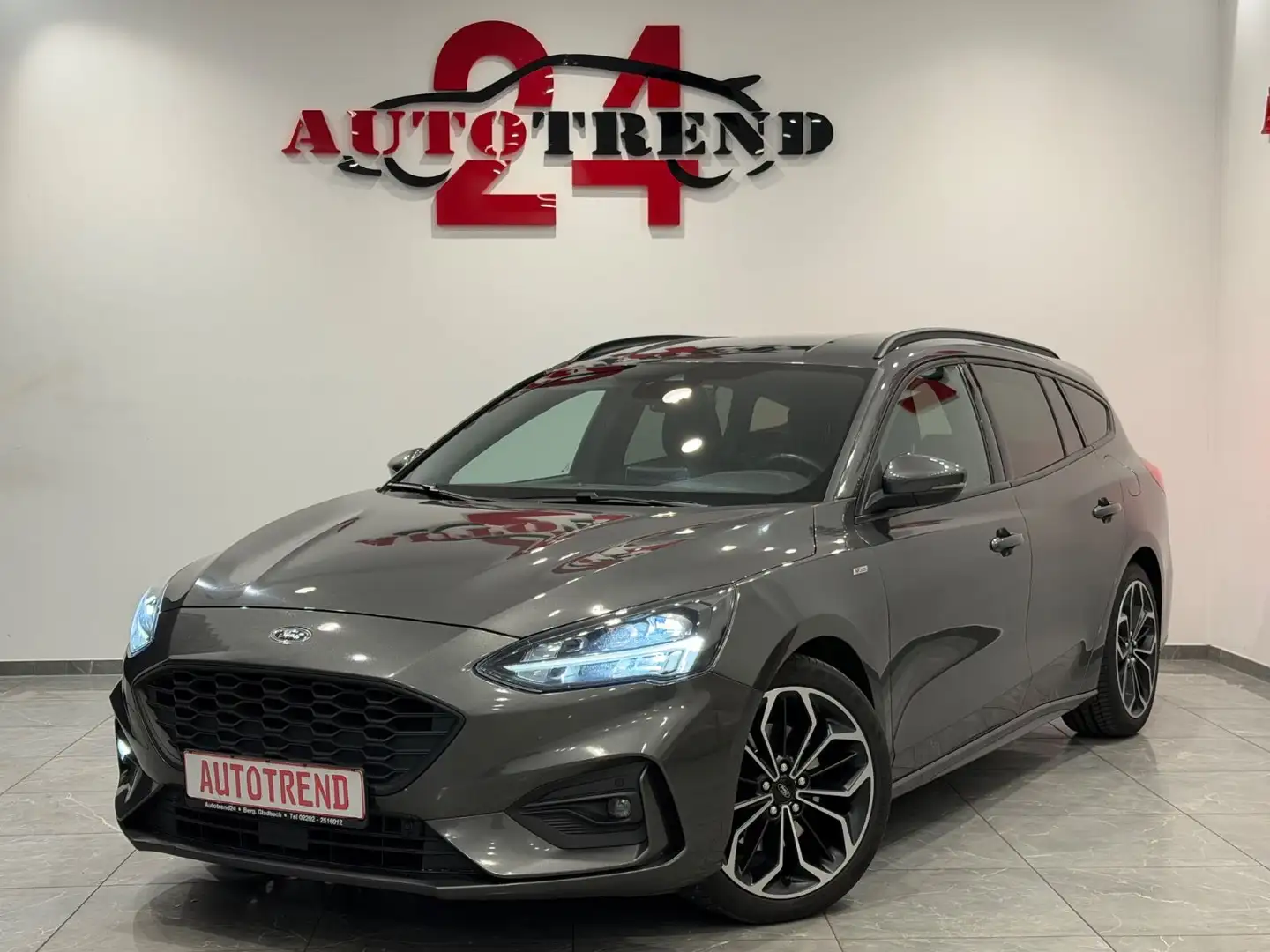 Ford Focus Turnier ST-Line AUTOMATIK+NAVI+LED+8xALU Gris - 1
