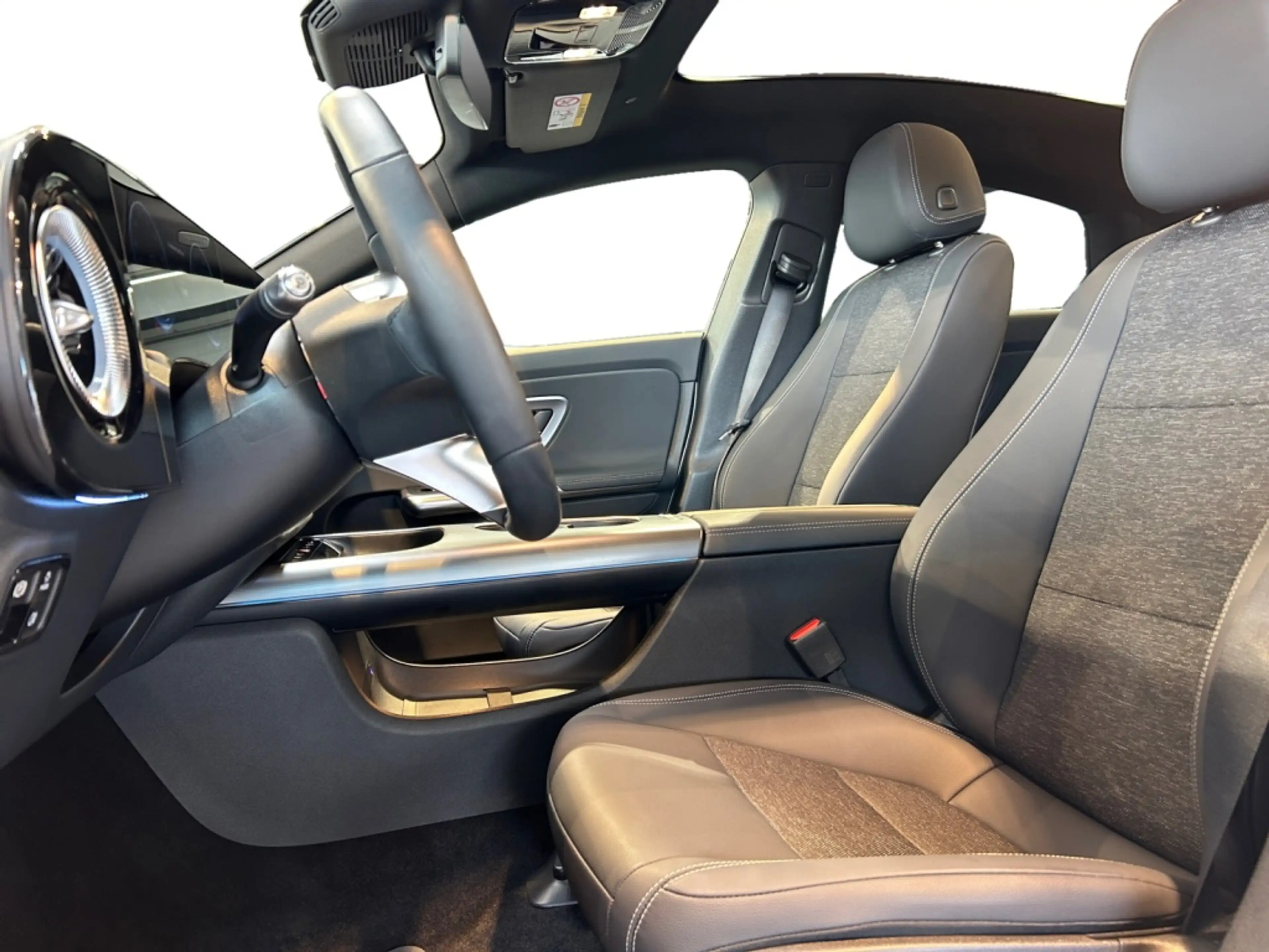 Mercedes-Benz CLA 250 + Progressive MBUX+Progressive+Night+HUD — photo 10