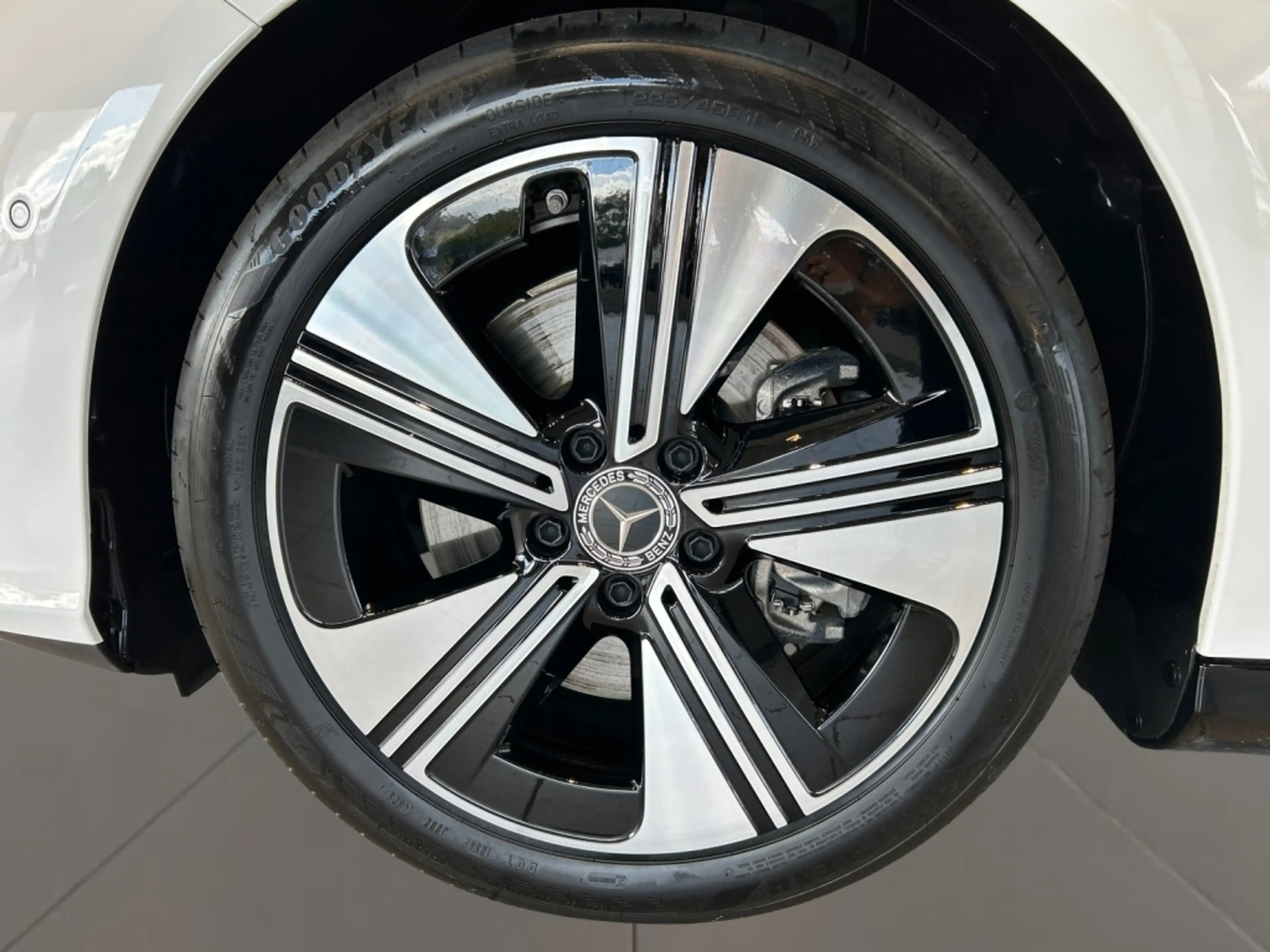 Mercedes-Benz CLA 250 + Progressive MBUX+Progressive+Night+HUD — photo 9