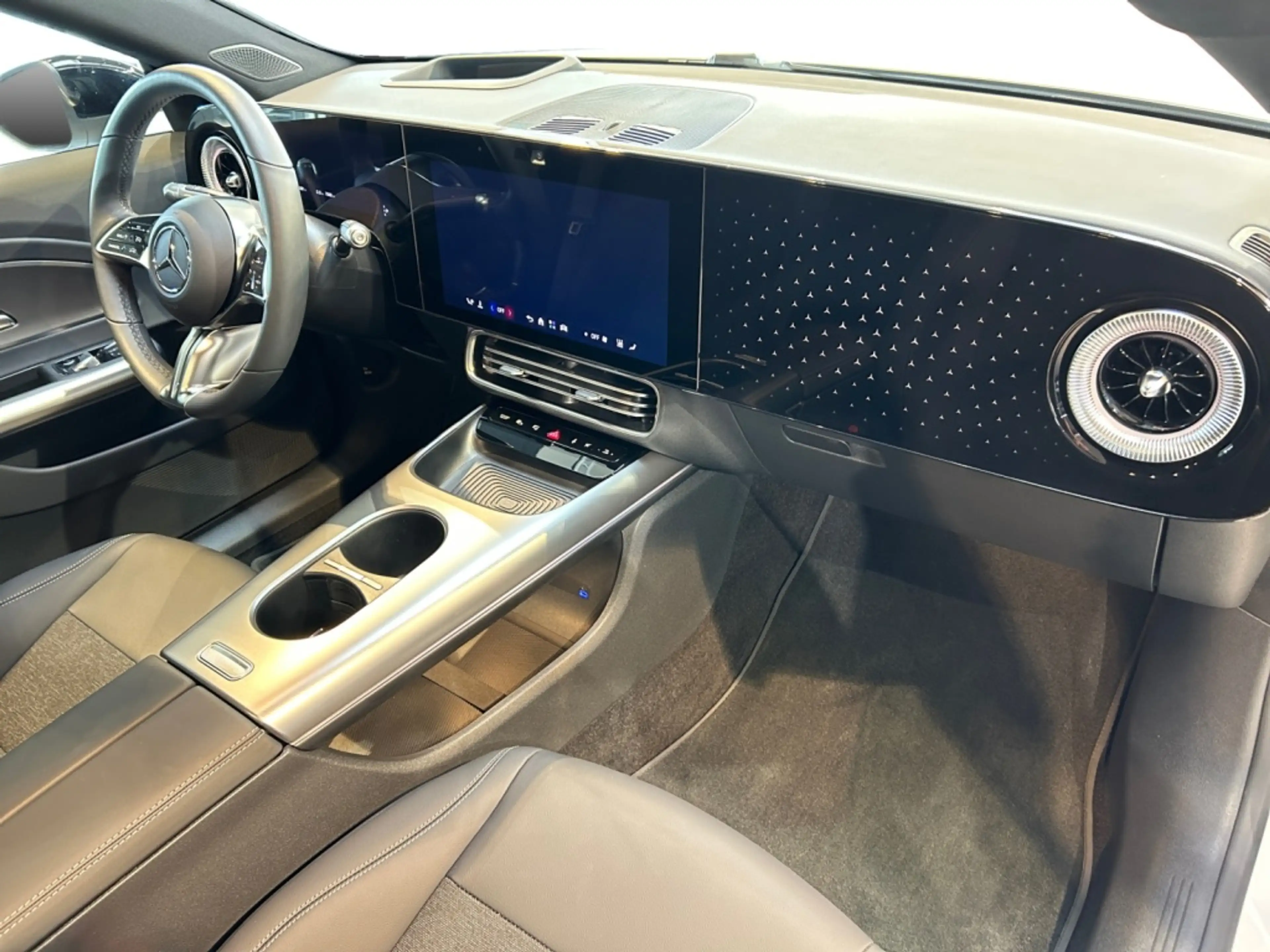 Mercedes-Benz CLA 250 + Progressive MBUX+Progressive+Night+HUD — photo 11