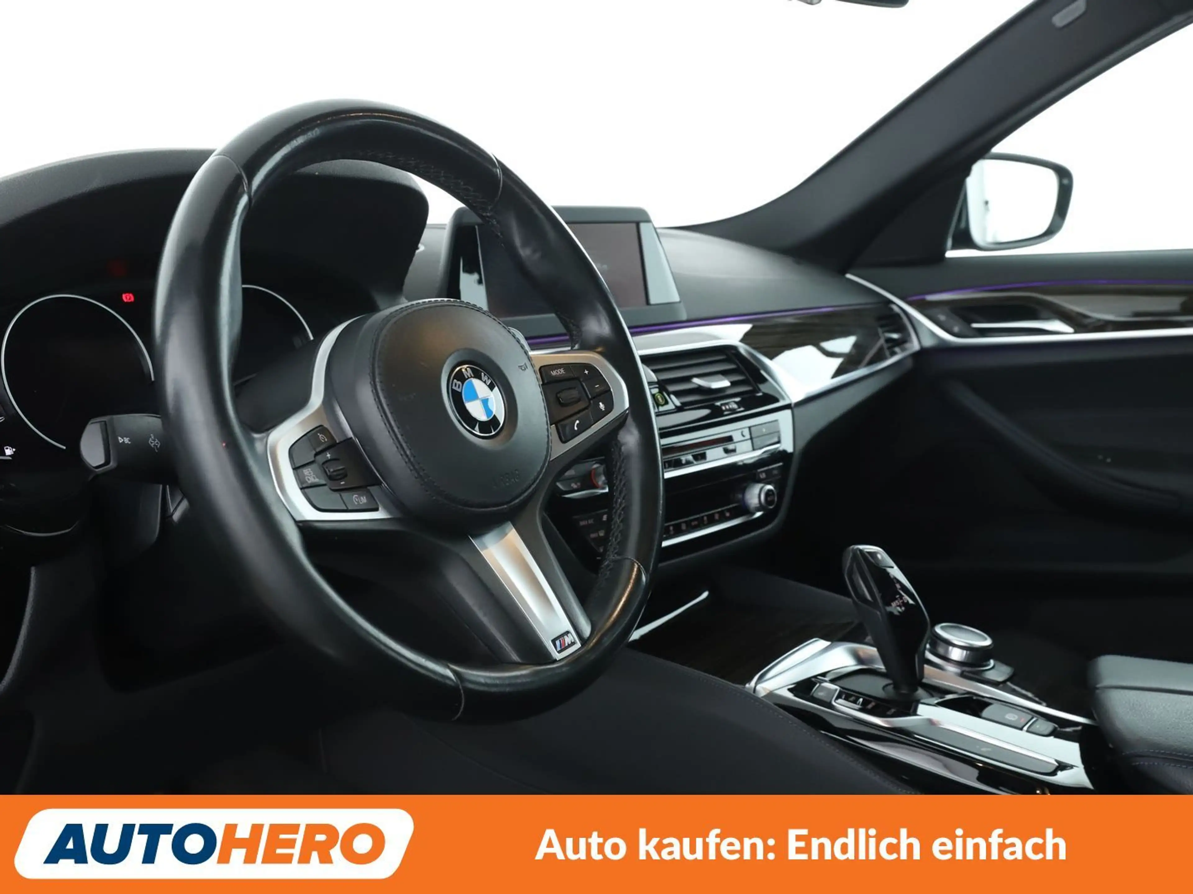 BMW 530 530d xDrive M Sport Aut*NAVI*LED*TEMPO*PDC*SHZ* — photo 11