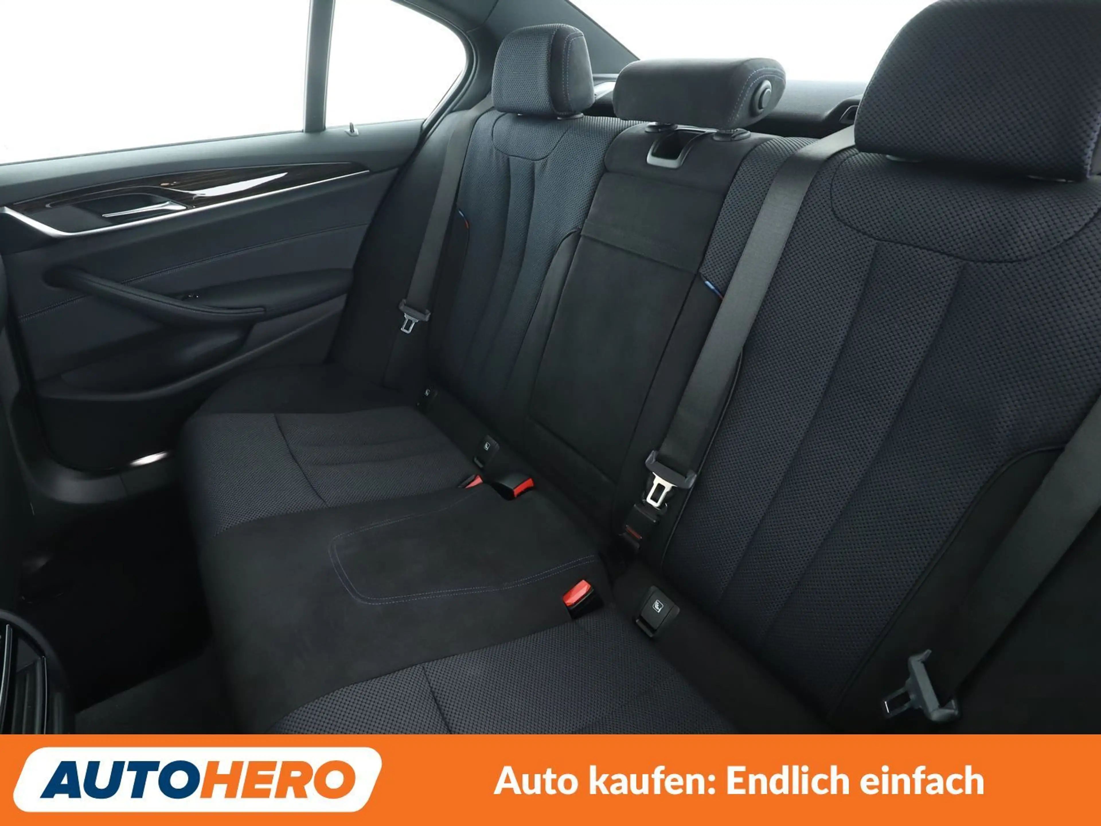 BMW 530 530d xDrive M Sport Aut*NAVI*LED*TEMPO*PDC*SHZ* — photo 14