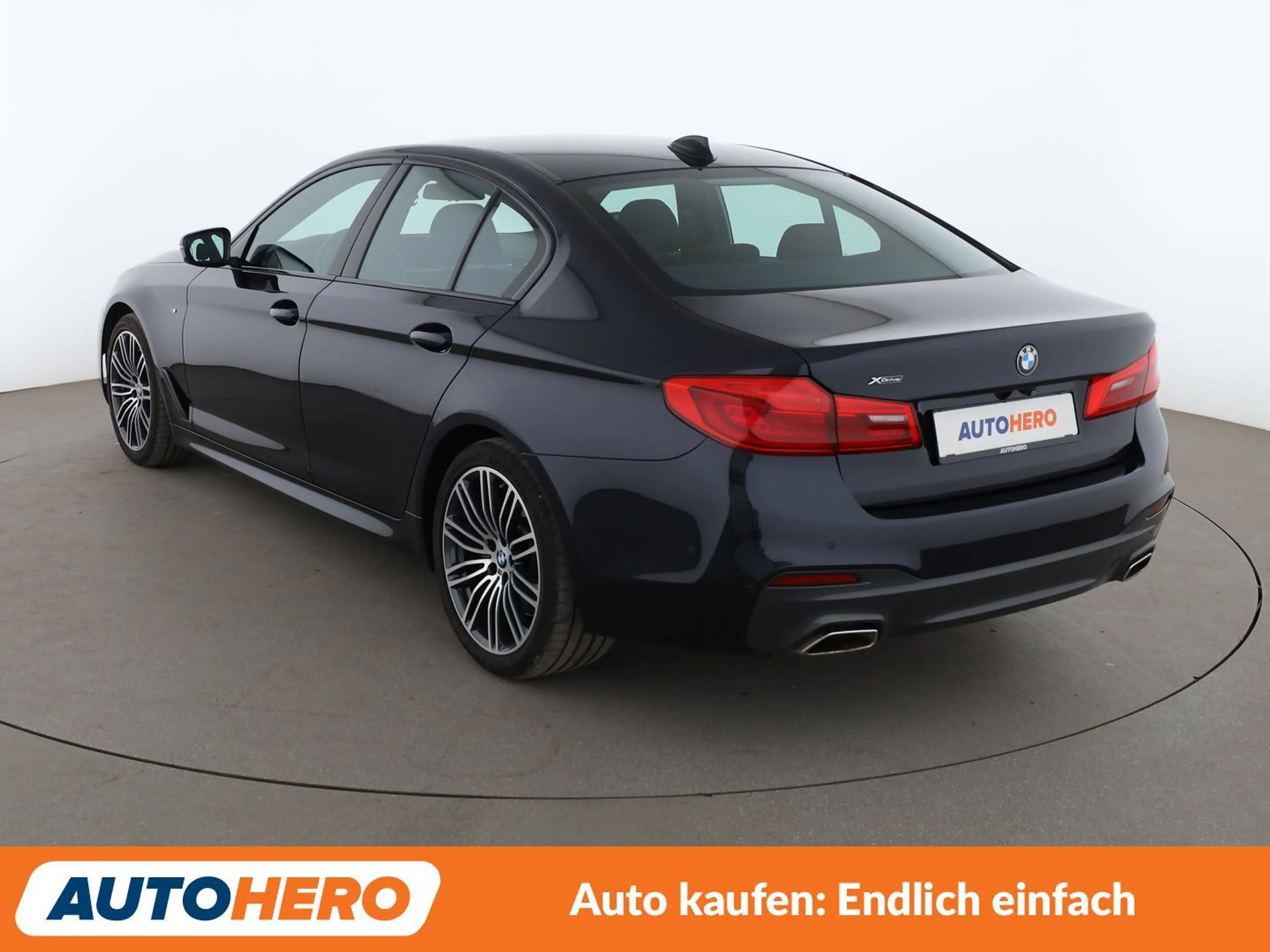 BMW 530 530d xDrive M Sport Aut*NAVI*LED*TEMPO*PDC*SHZ* — photo 4