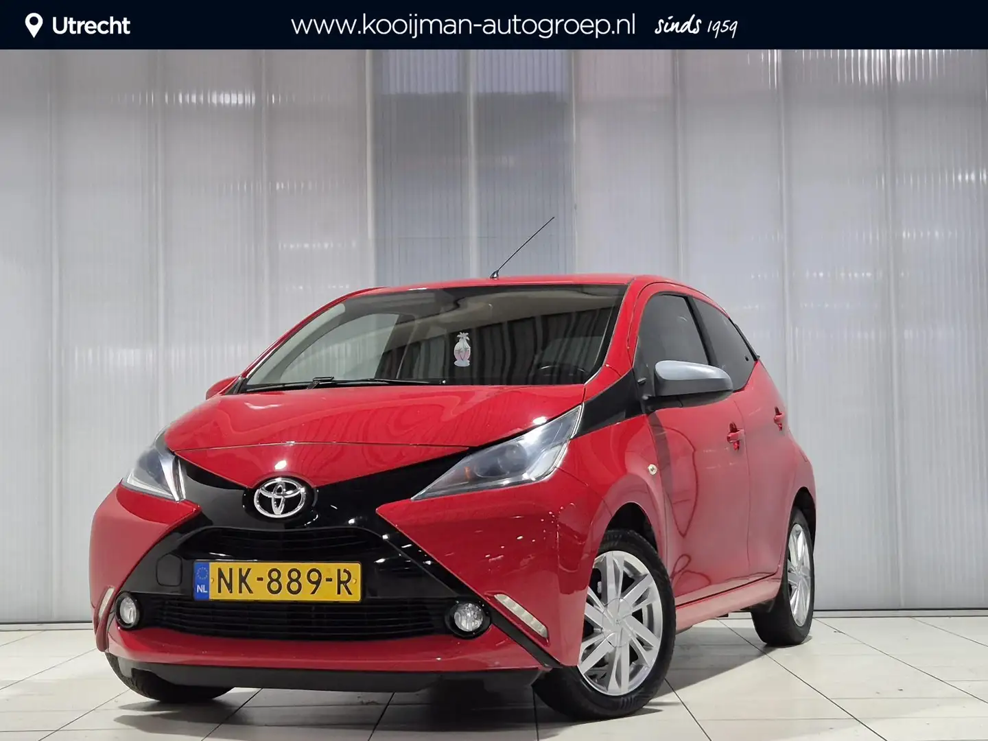 Toyota Aygo 1.0 VVT-i x-sport | Navigatie | Dealer onderhouden Rood - 1