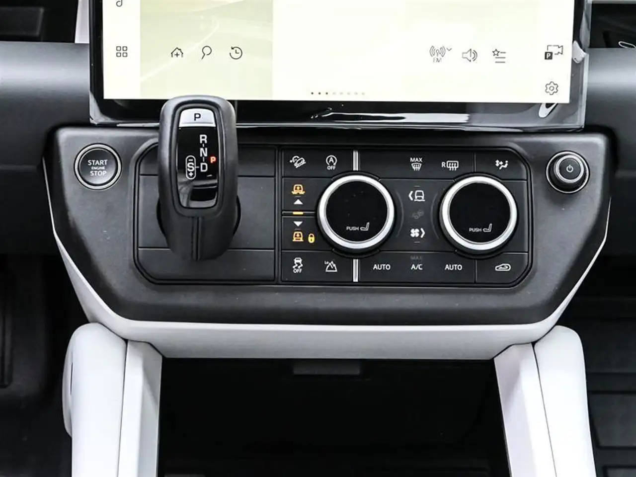 Land Rover Defender снимка Land Rover Defender