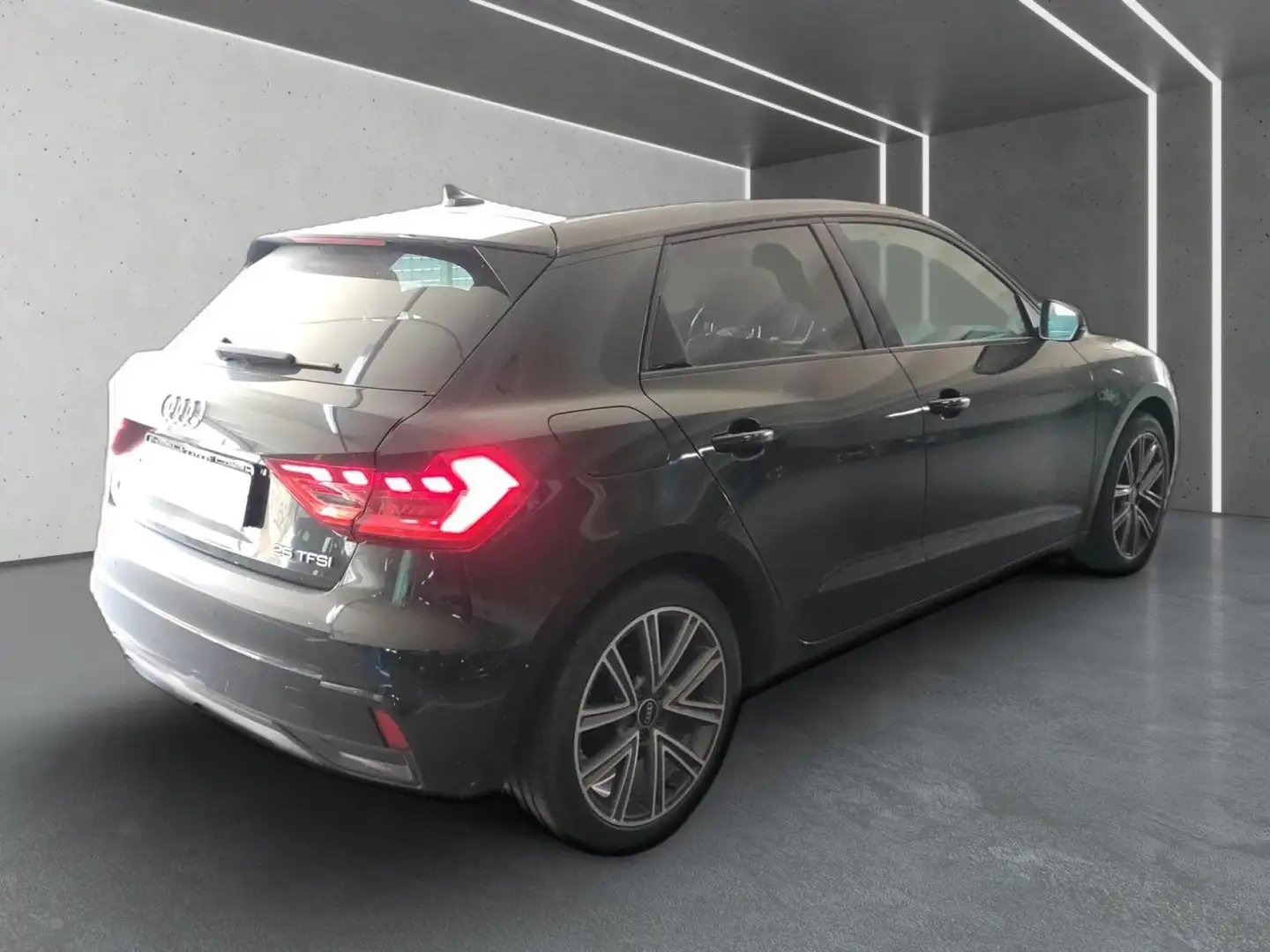 Audi A1 25 TFSI Adv. S tronic *LED*SHZ* Zwart - 2