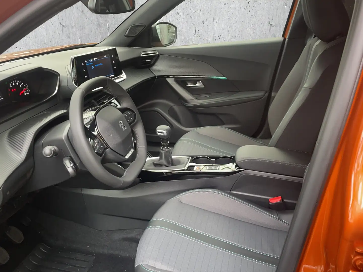 Peugeot 2008 Allure PureTech 100 RFK,  SHZ,  ALLWETTER Orange - 2
