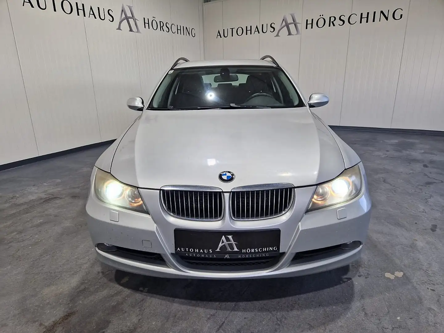BMW 318 d Touring Österreich-Paket Zilver - 2