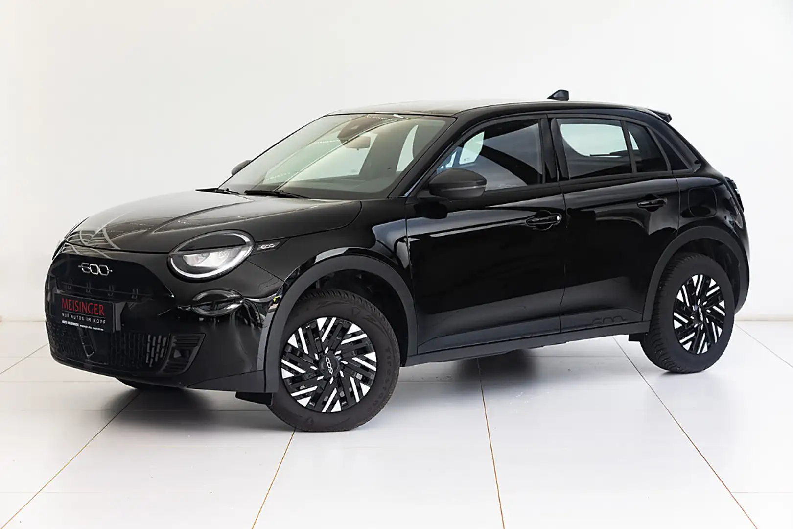 Fiat 600 Hybrid mHEV 145 6-Gang eDCT Pop Schwarz - 1