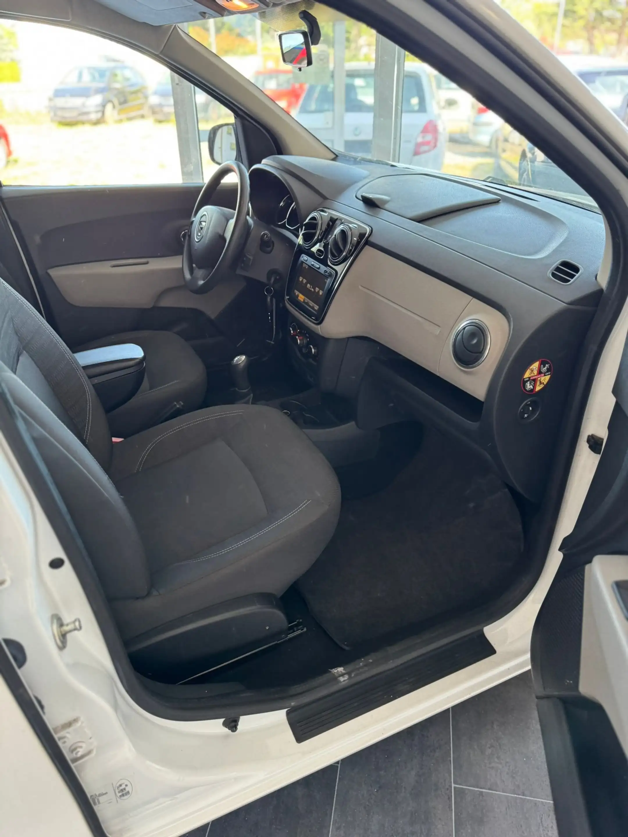 Dacia Lodgy Laureate — photo 9