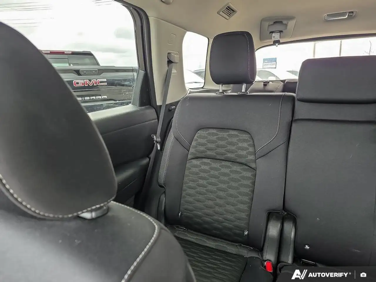 Nissan Pathfinder photo Nissan Pathfinder