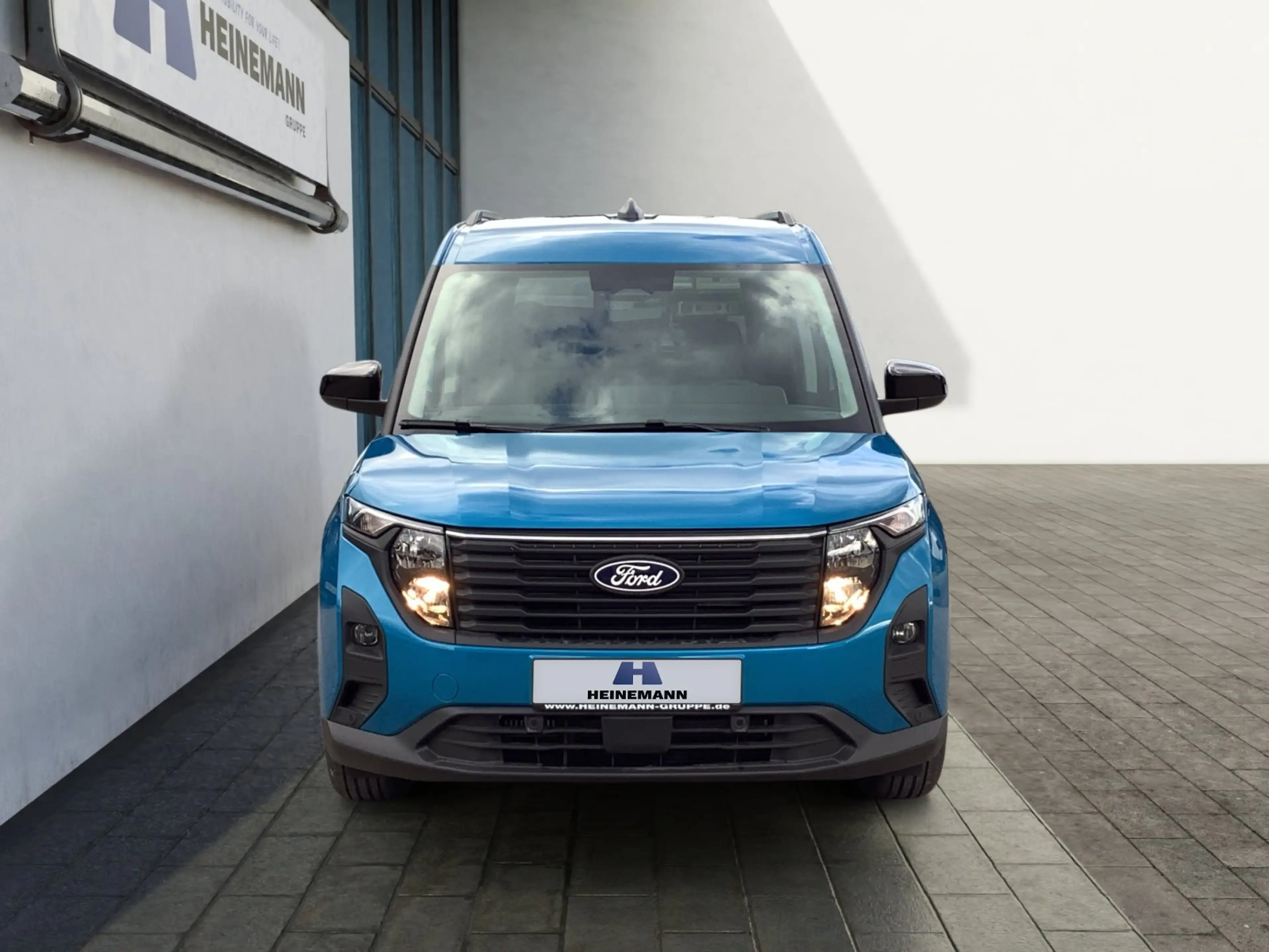 Ford Tourneo Courier Titanium*Automatic*Kamera*CLIMATRONIC*WinterPak* — photo 8