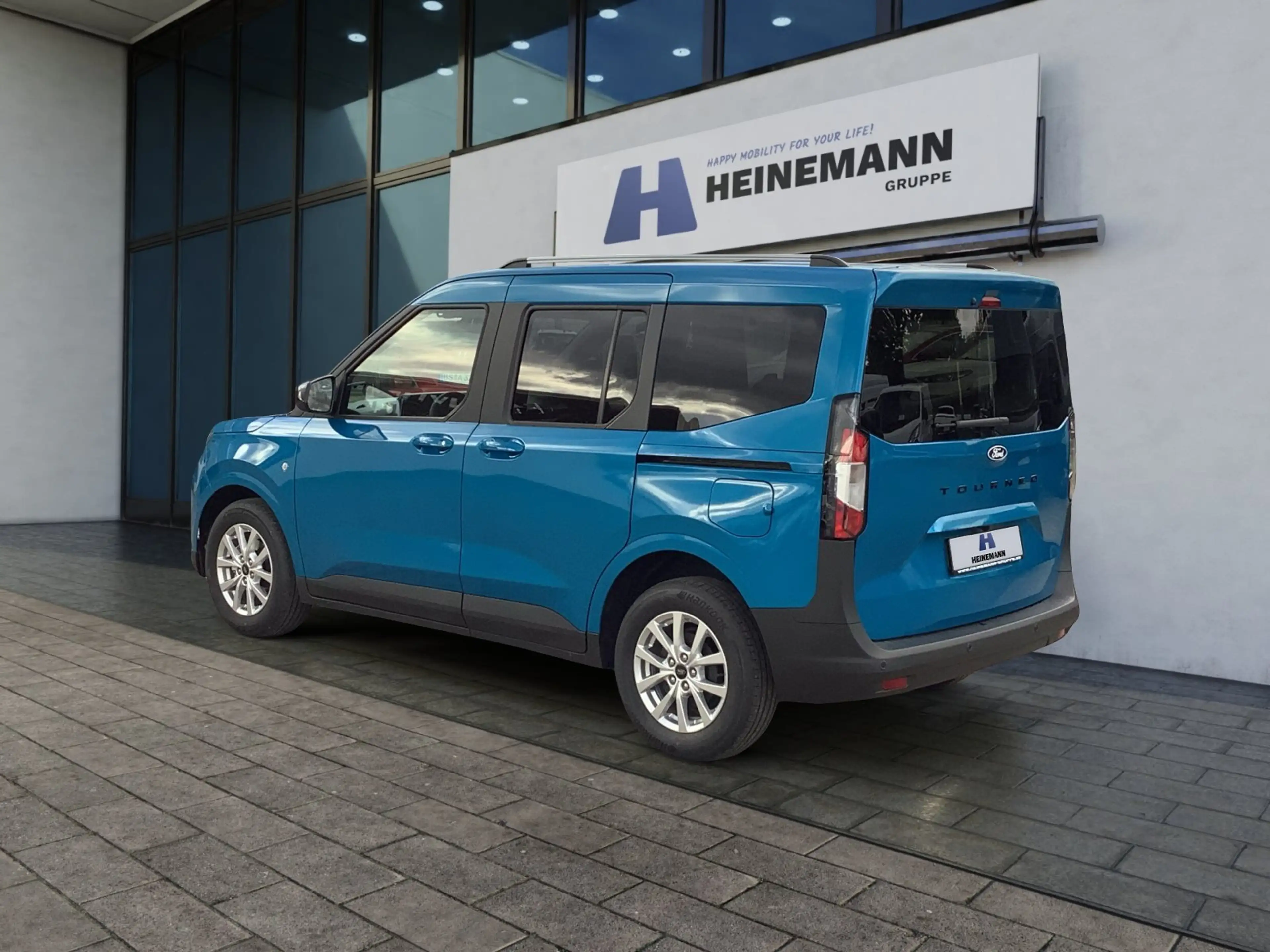 Ford Tourneo Courier Titanium*Automatic*Kamera*CLIMATRONIC*WinterPak* — photo 3