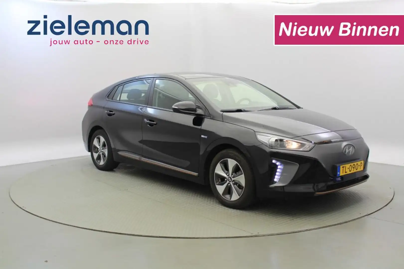 Hyundai IONIQ Comfort - Carplay, Camera, SOH 100% Fekete - 1