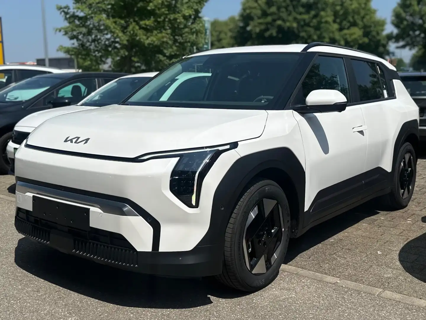 Kia EV3 583kWh Earth SOFORT VERFÜGBAR! TOPKONDITIONEN Bianco - 1