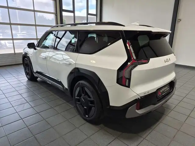 Kia Ev9 view 4