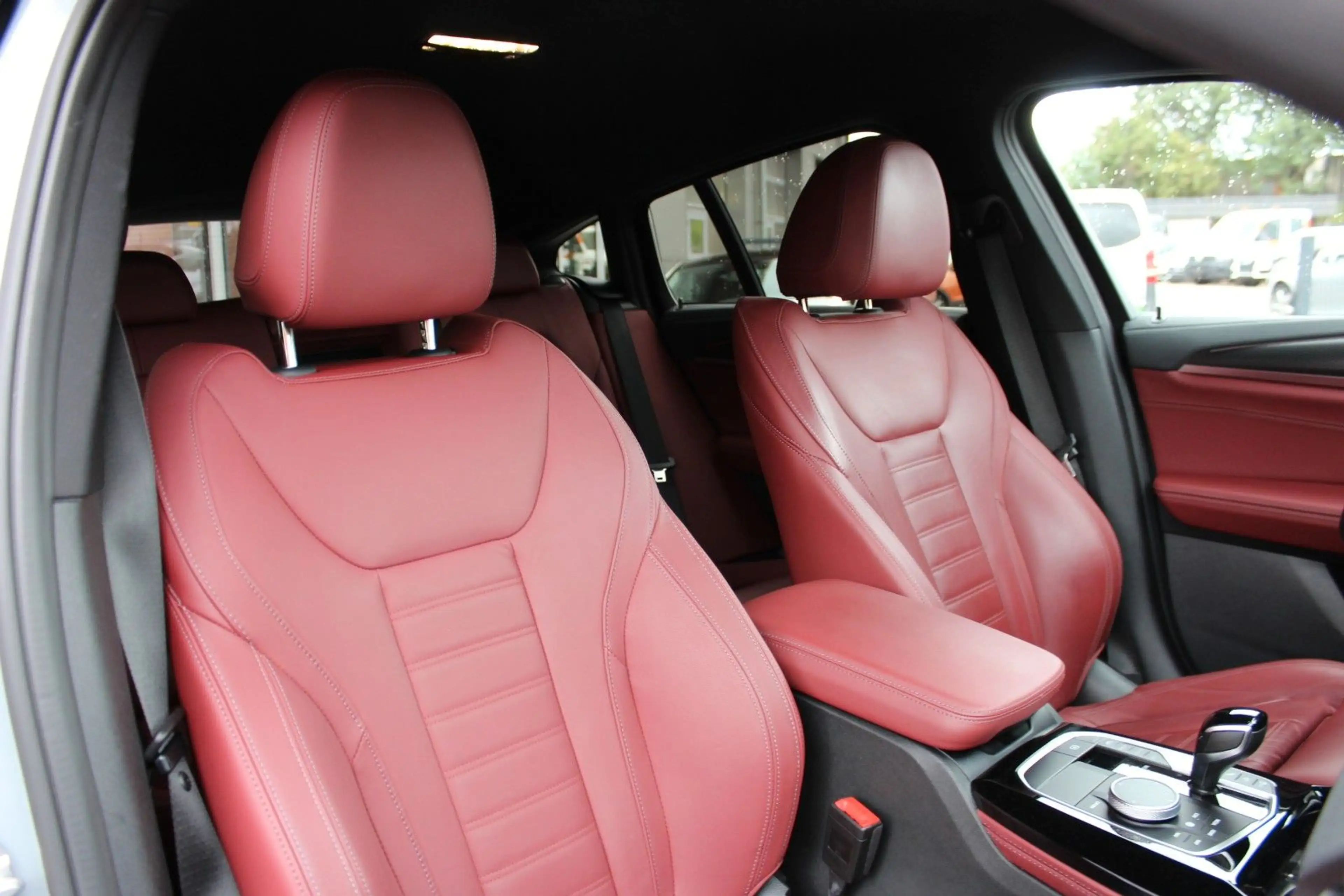 BMW X4 xDr. 30 dA M Sportpaket Laser Stdhzg AHK HuD — photo 12