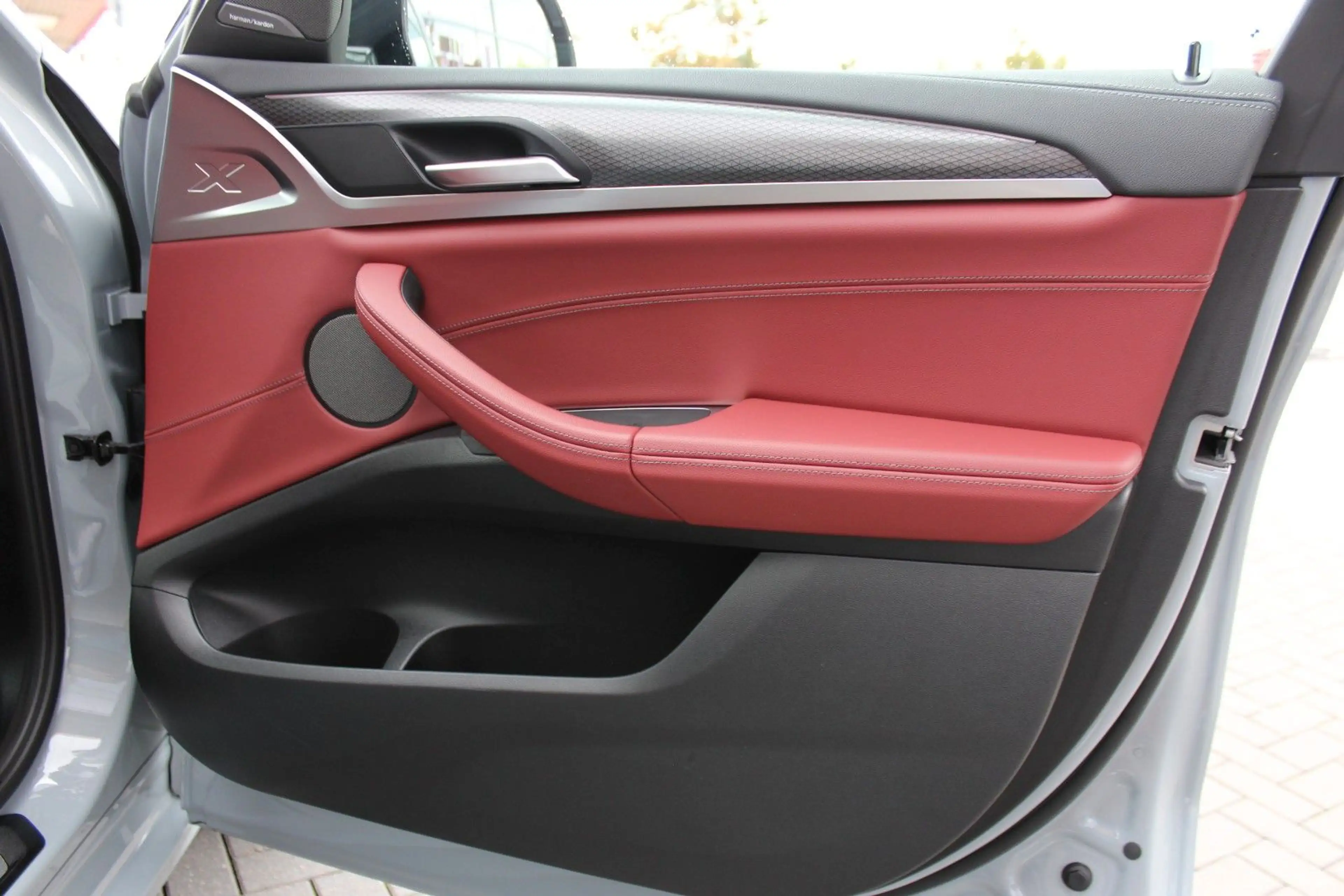 BMW X4 xDr. 30 dA M Sportpaket Laser Stdhzg AHK HuD — photo 13