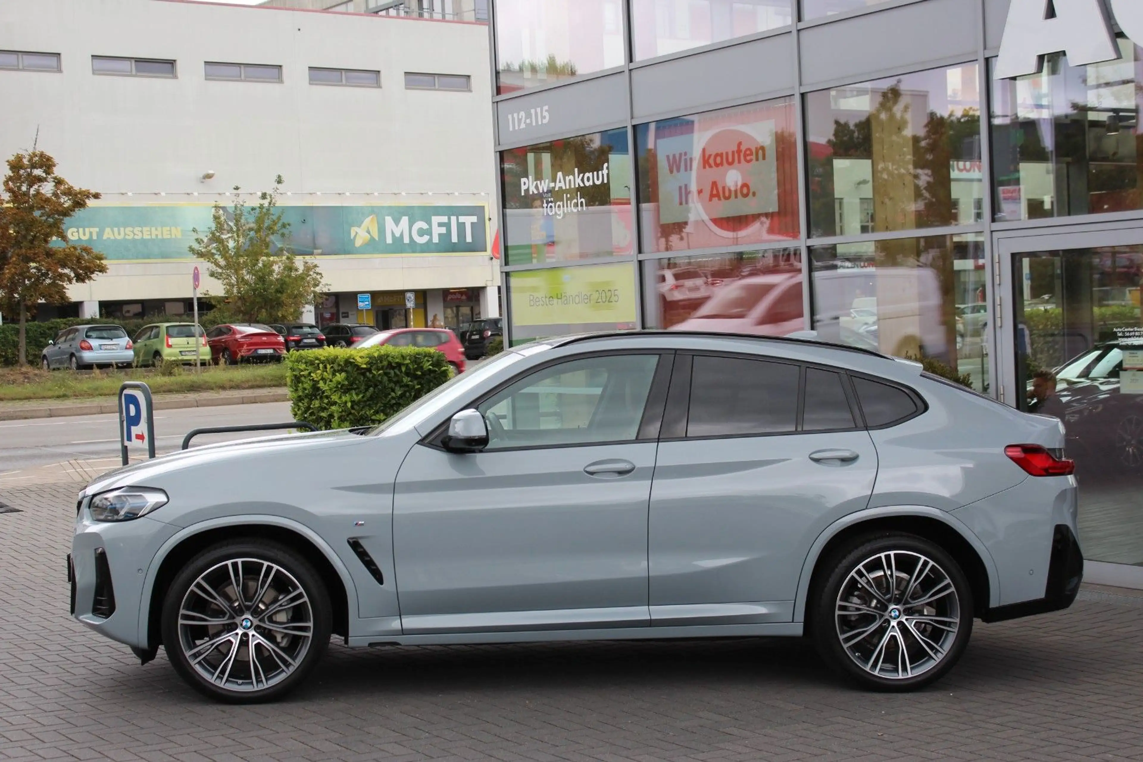 BMW X4 xDr. 30 dA M Sportpaket Laser Stdhzg AHK HuD — photo 4