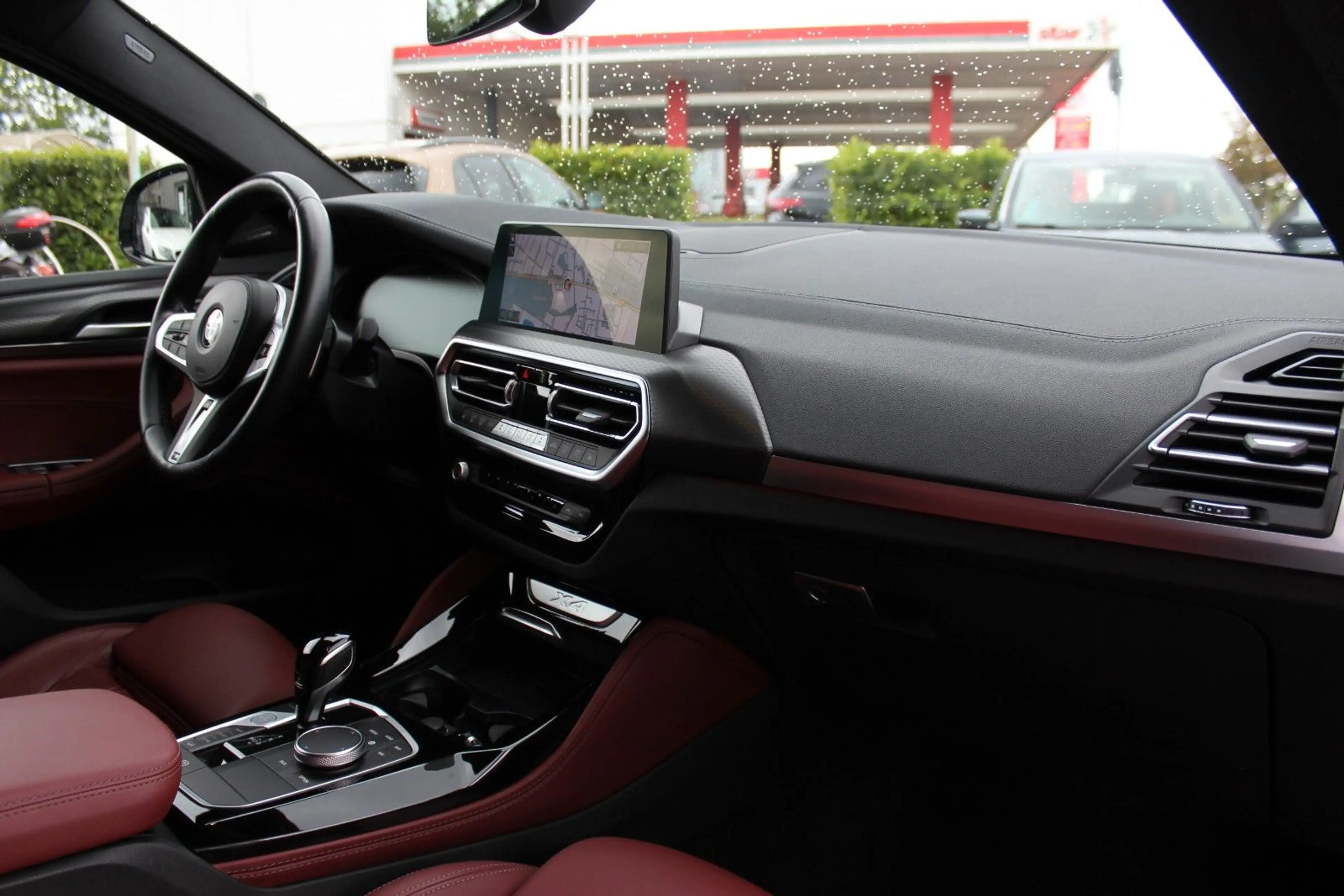 BMW X4 xDr. 30 dA M Sportpaket Laser Stdhzg AHK HuD — photo 9