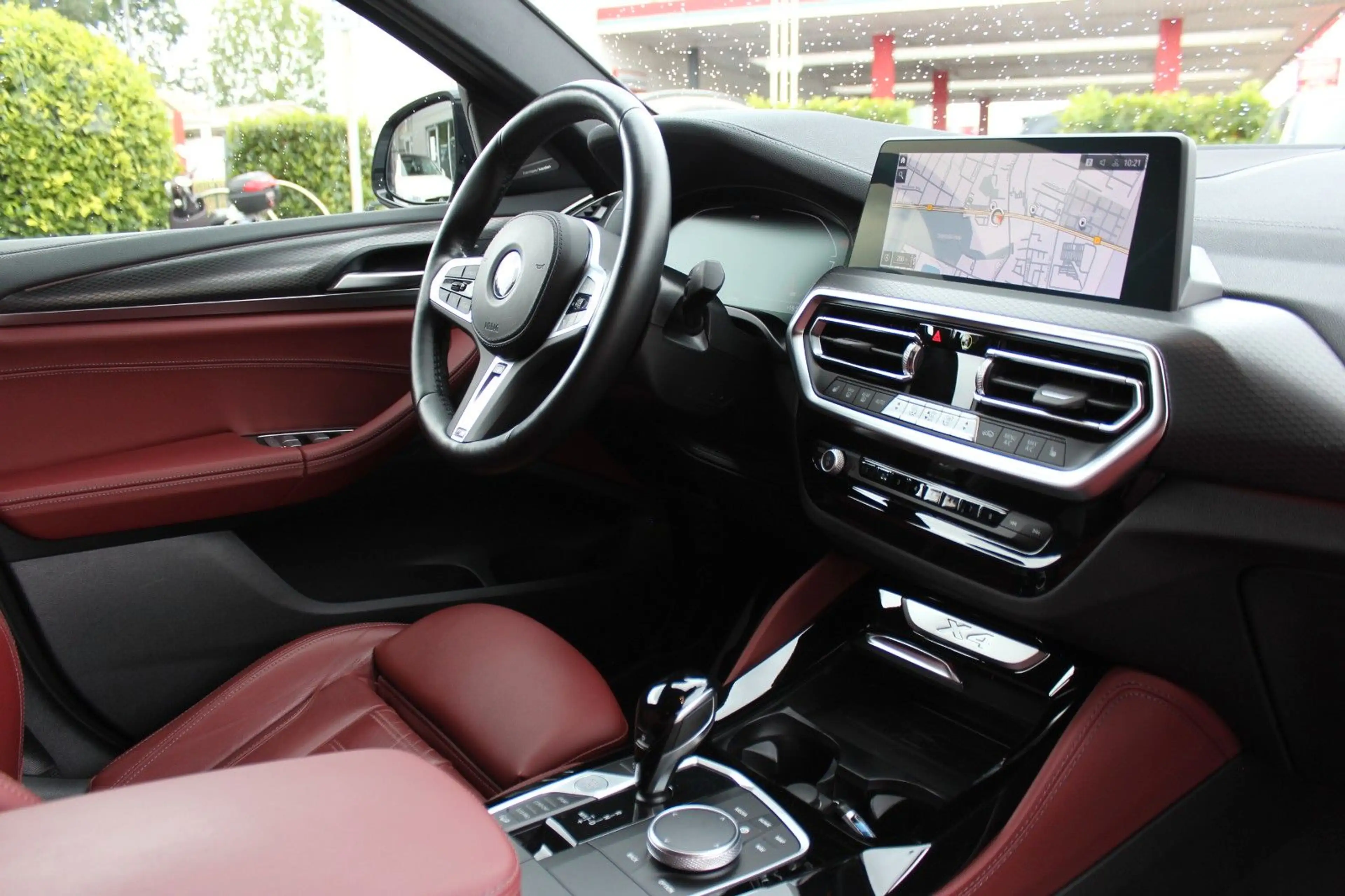 BMW X4 xDr. 30 dA M Sportpaket Laser Stdhzg AHK HuD — photo 8