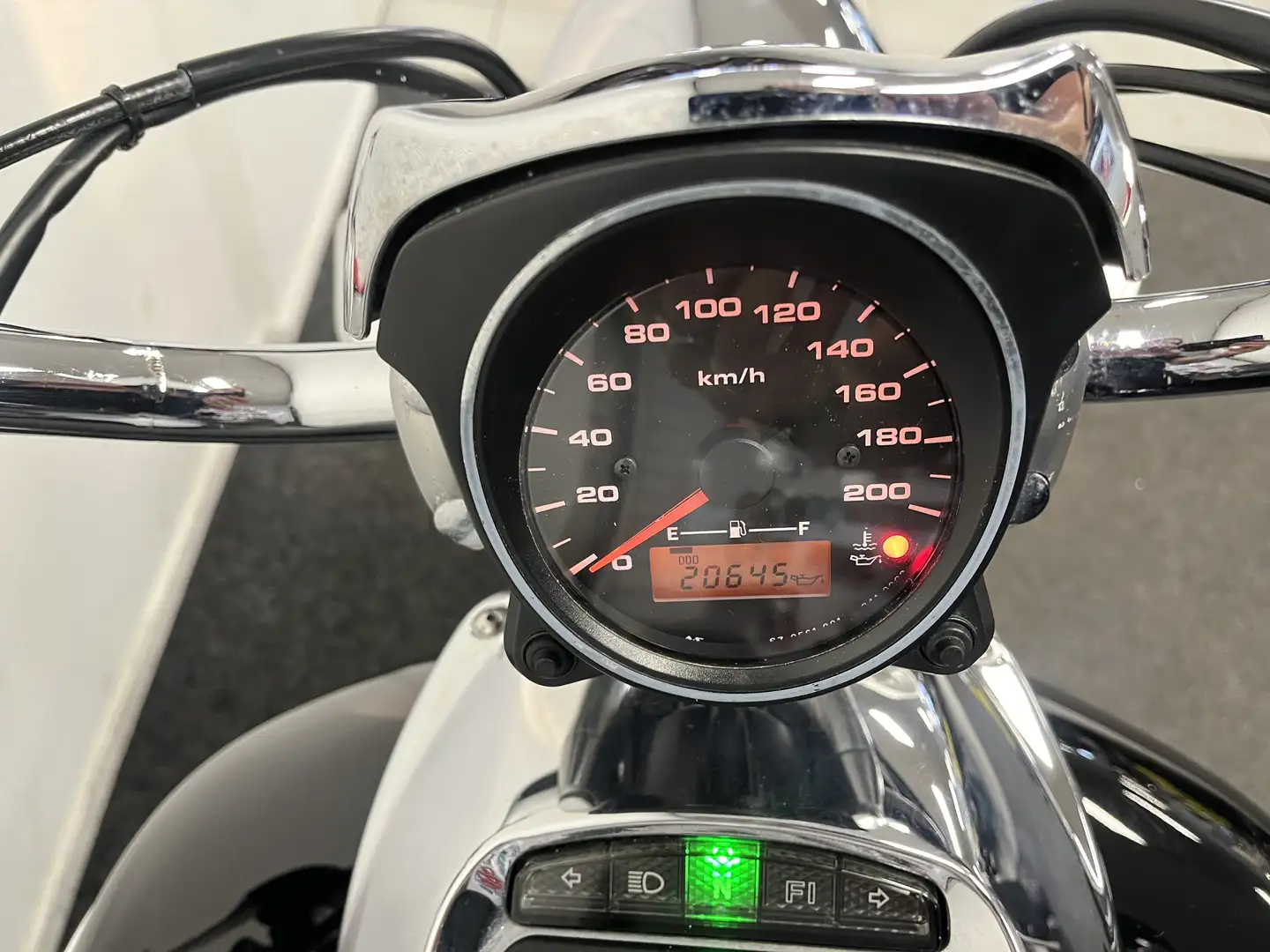Suzuki Intruder M M800 Zwart - 2