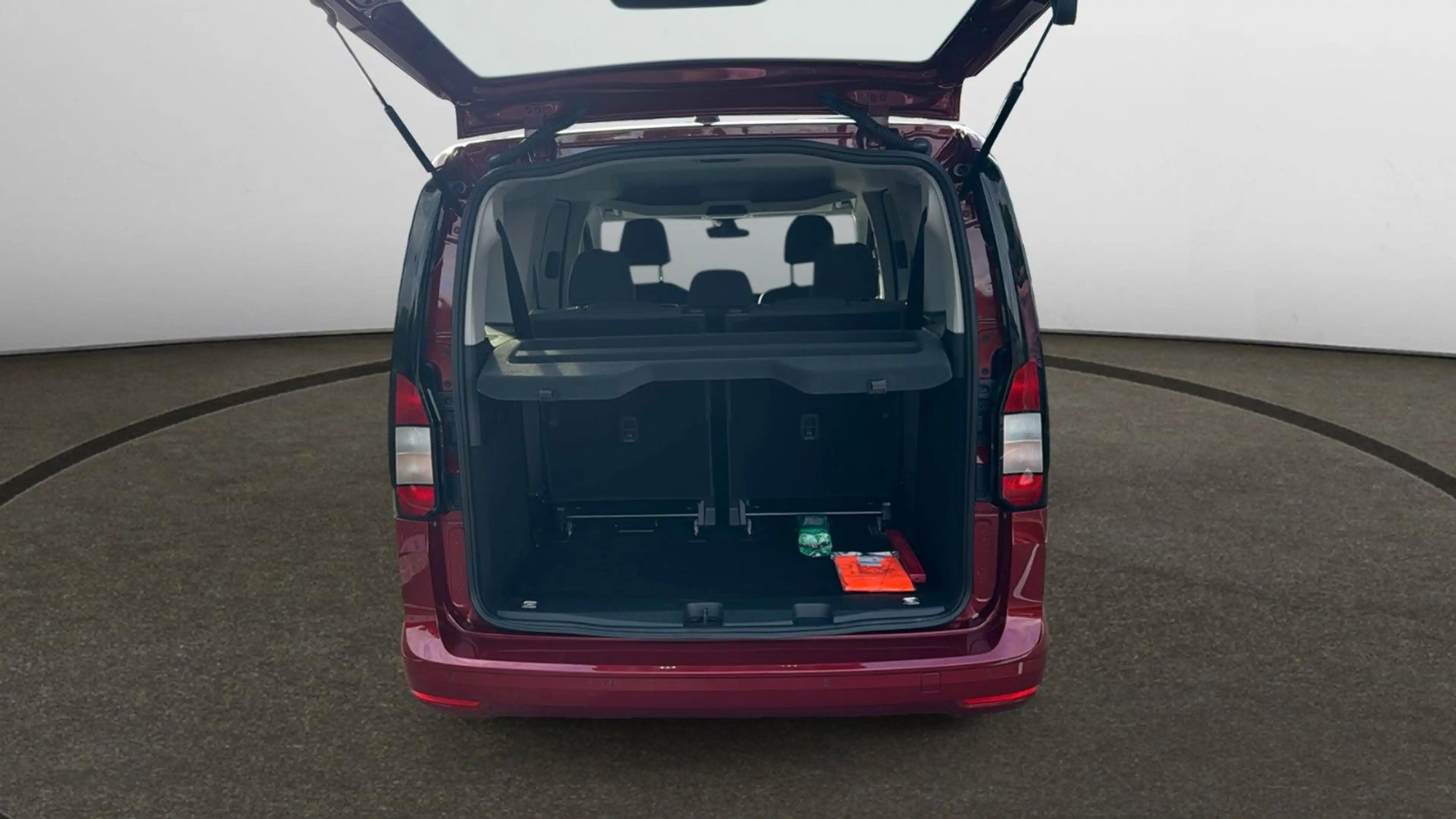 Ford Grand Tourneo Connect Titanium — photo 9