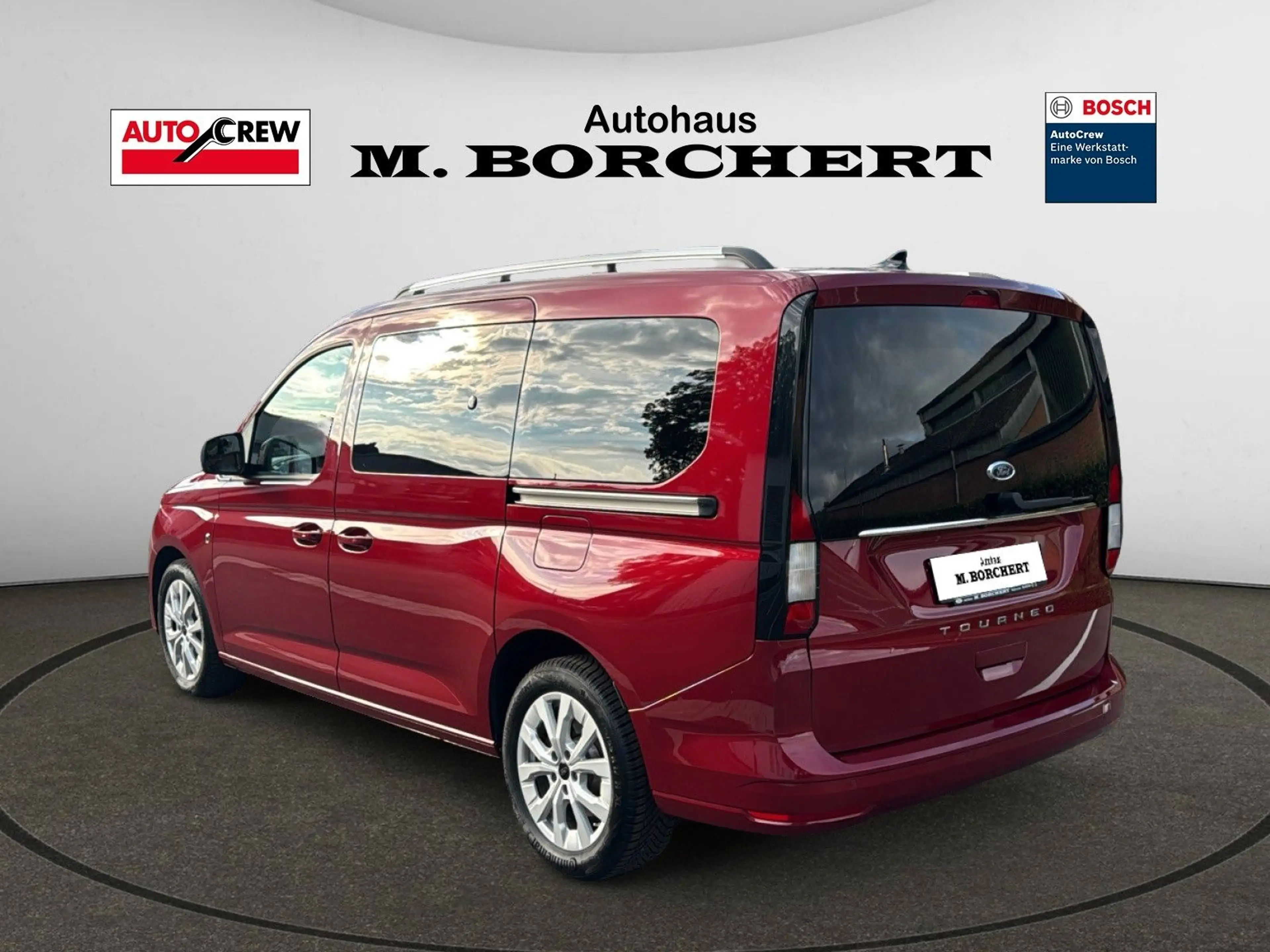 Ford Grand Tourneo Connect Titanium — photo 3