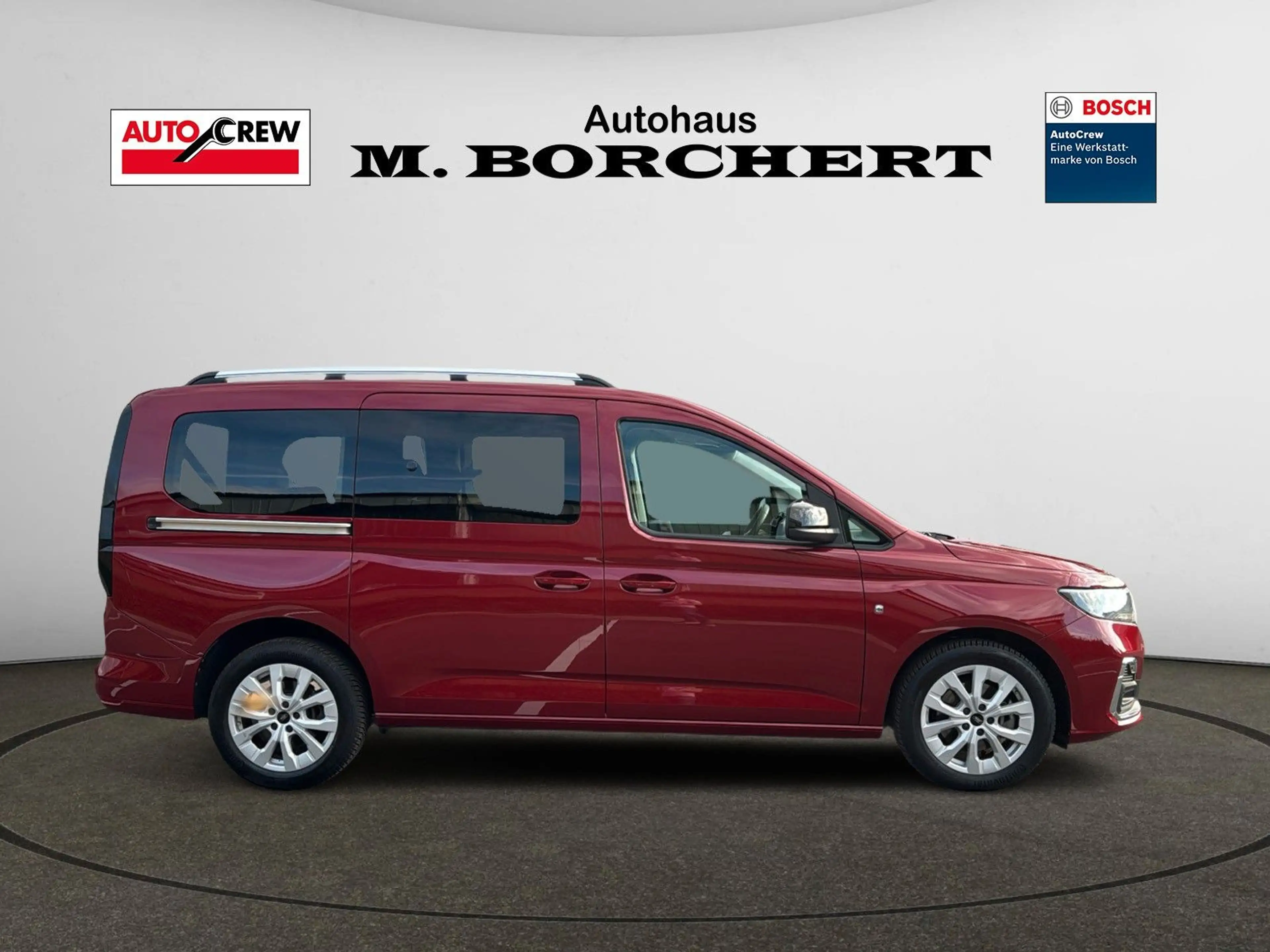 Ford Grand Tourneo Connect Titanium — photo 6
