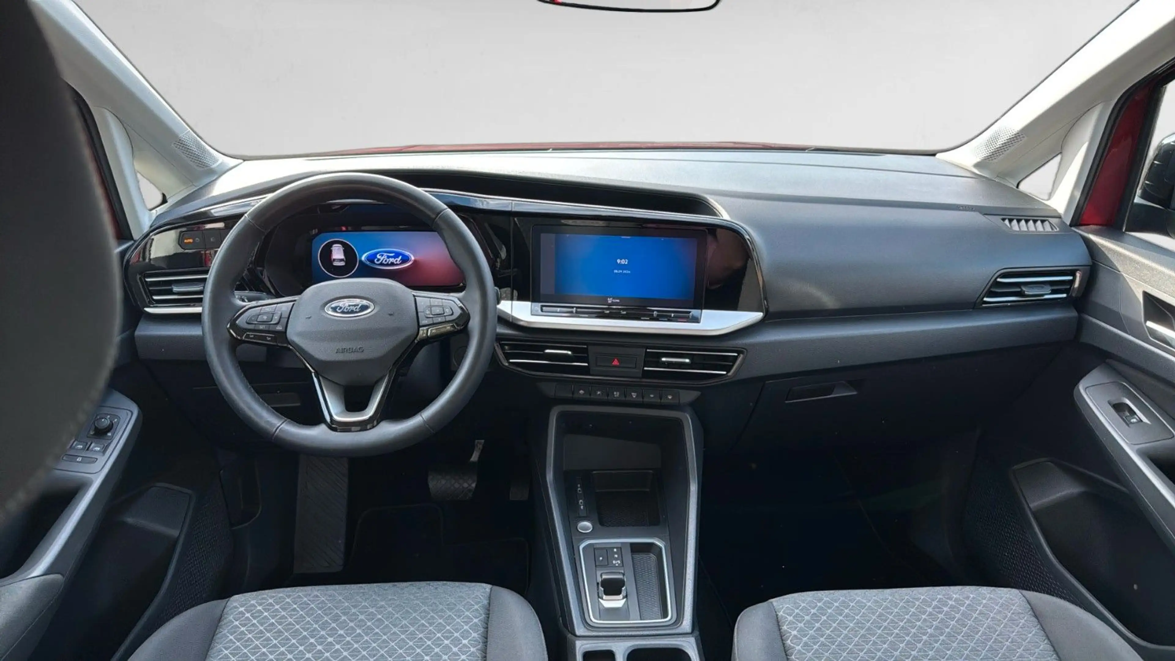 Ford Grand Tourneo Connect Titanium — photo 12