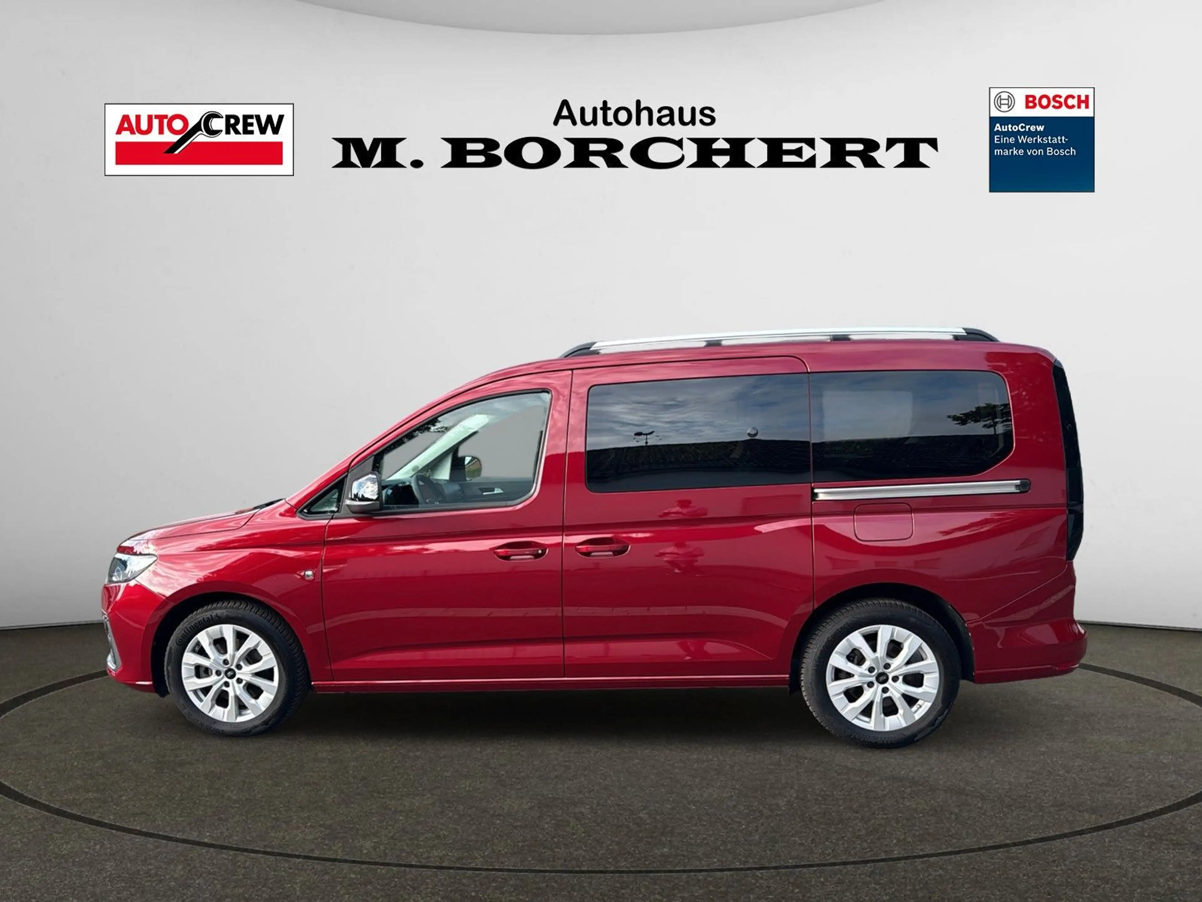 Ford Grand Tourneo Connect Titanium — photo 2