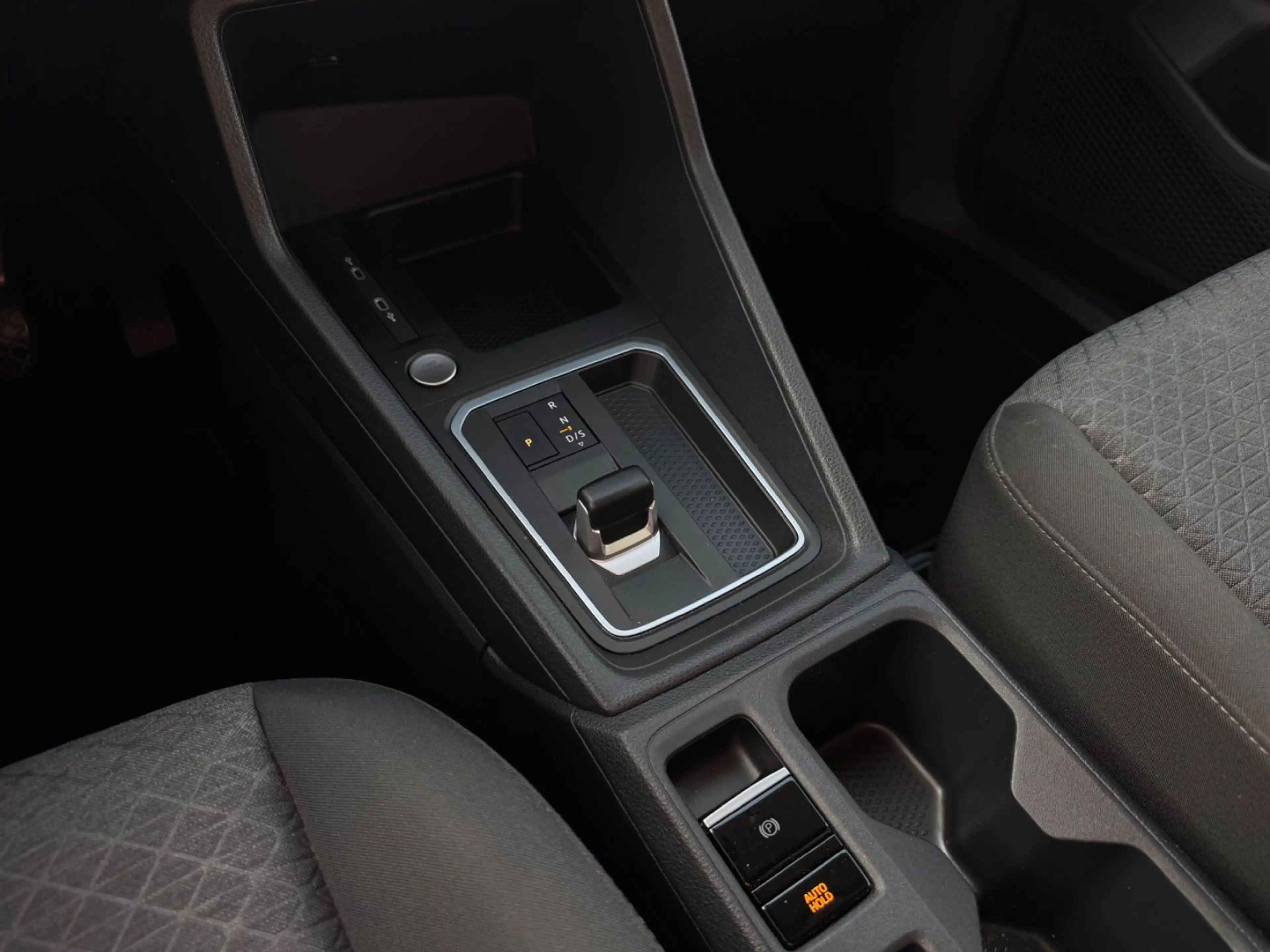 Ford Grand Tourneo Connect Titanium — photo 14