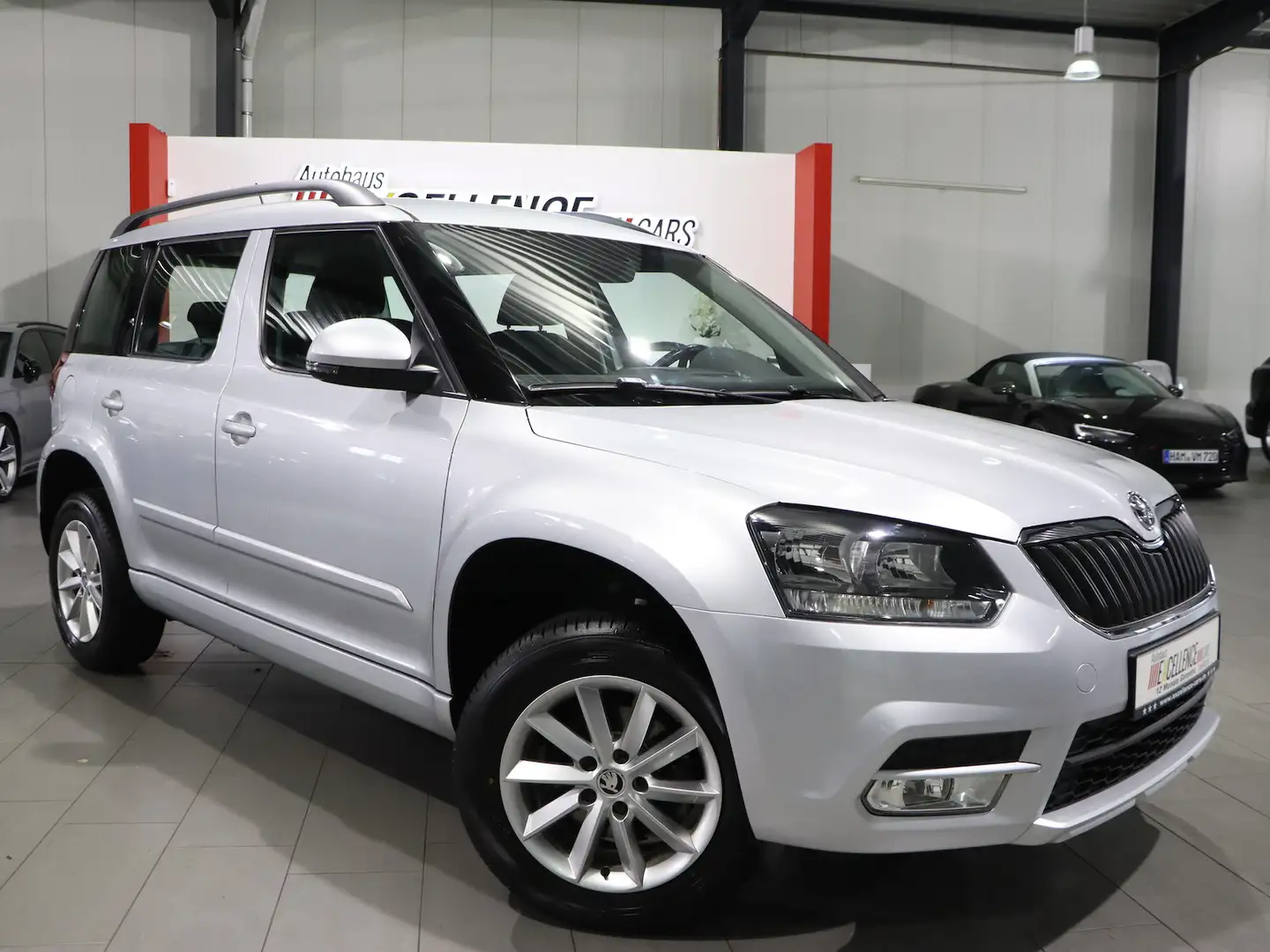 Skoda Yeti 1.2 TSI AMBITION / 1.HAND / OPTIK-PAKET / Silber - 2