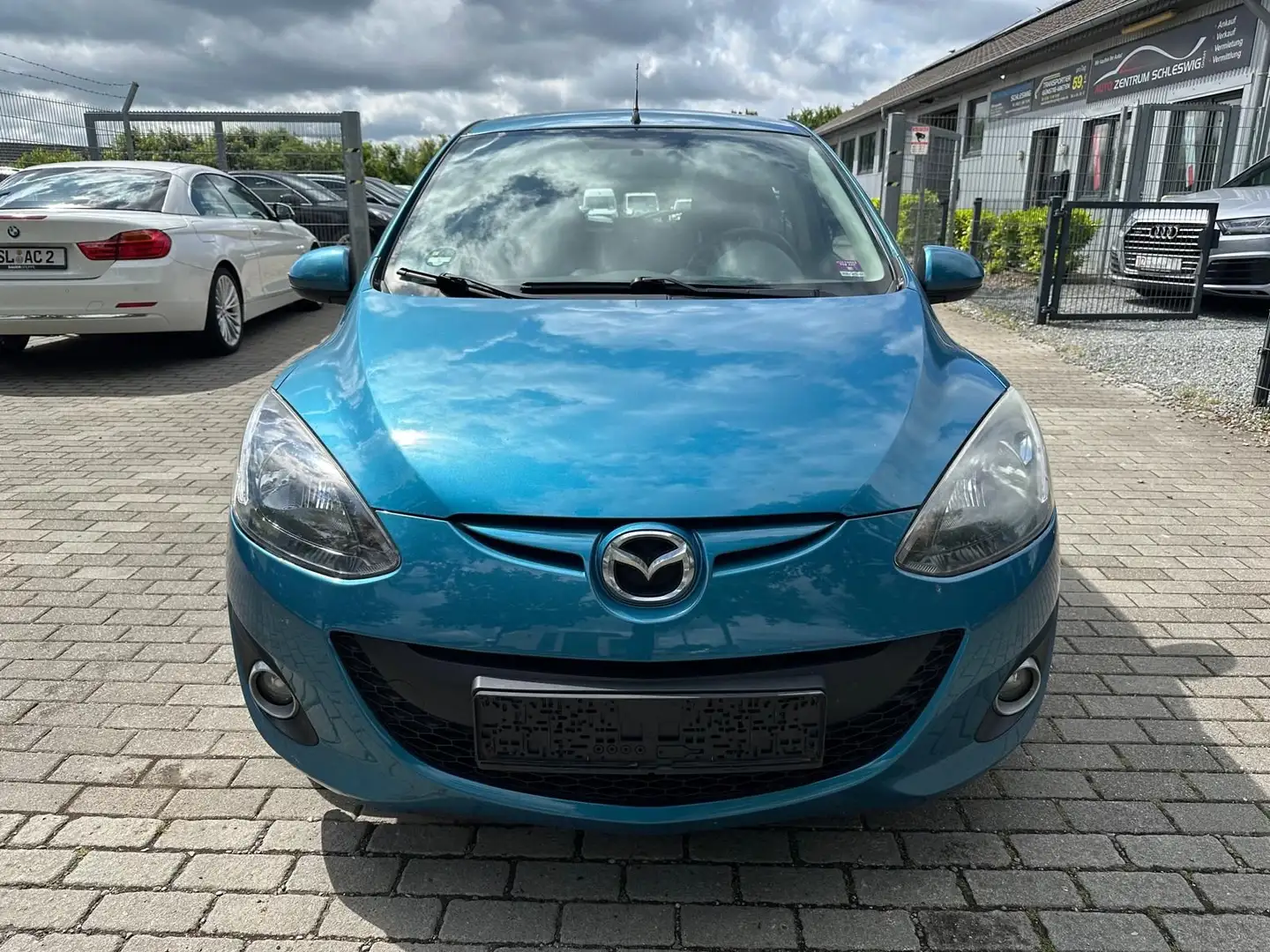 Mazda 2 Lim. 1.3  Active Klima Sitzh. TÜV bis 04/2027 Blau - 2