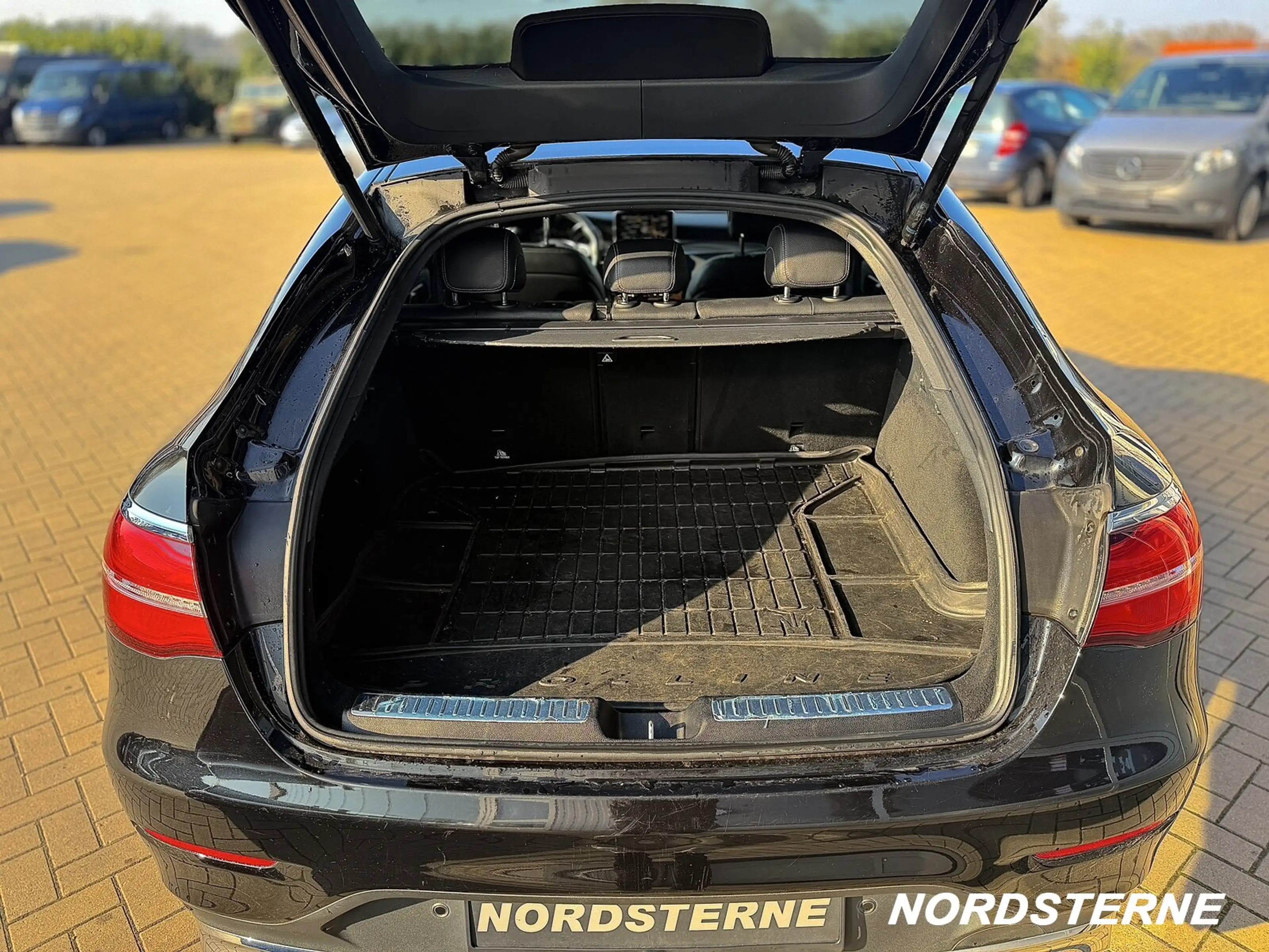 Mercedes-Benz GLC 250 GLC 250 d 4Matic MEMORY+360°+AHK+SHD+NAVI+LED — photo 7