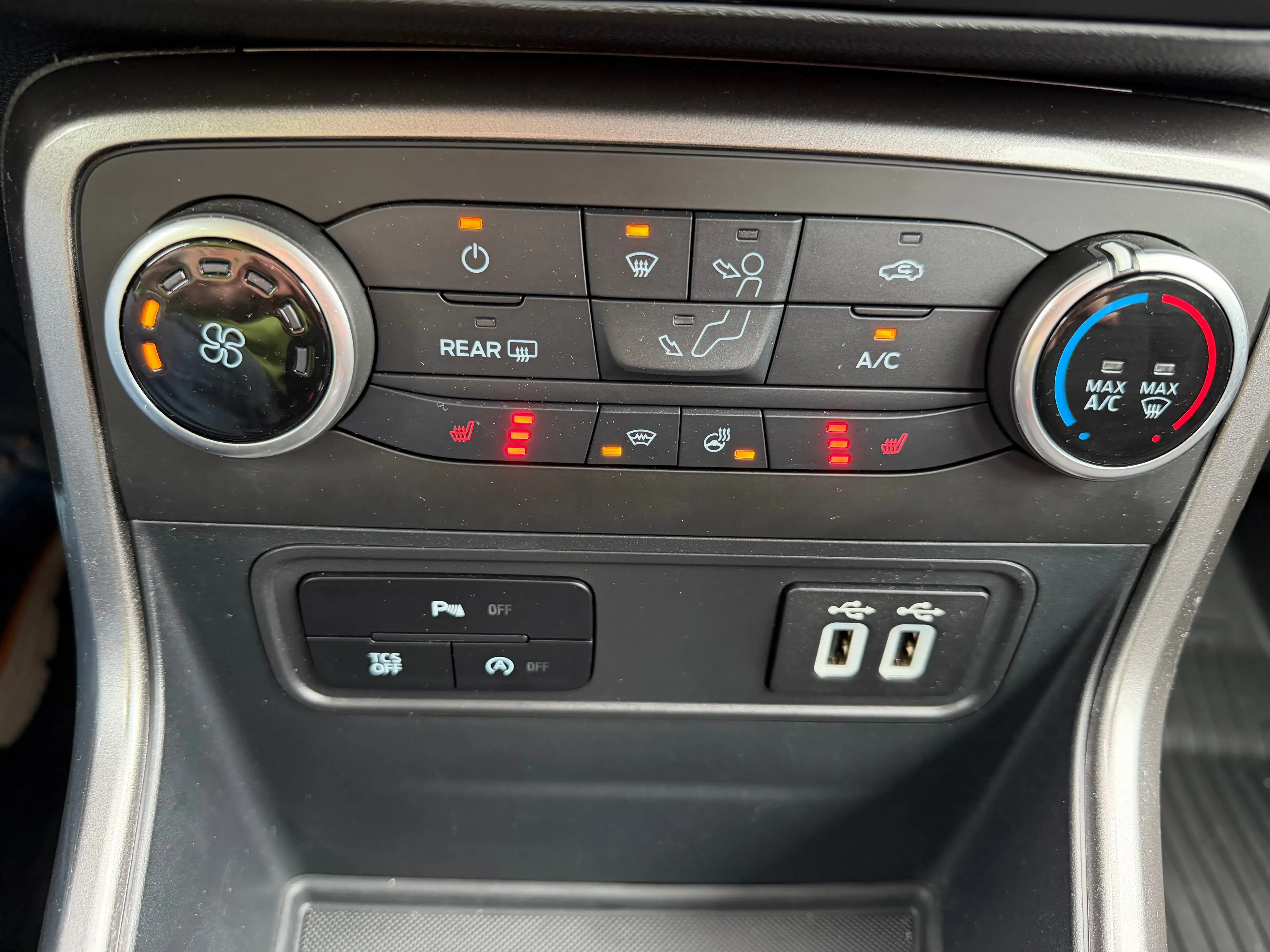 Ford EcoSport Cool — photo 14