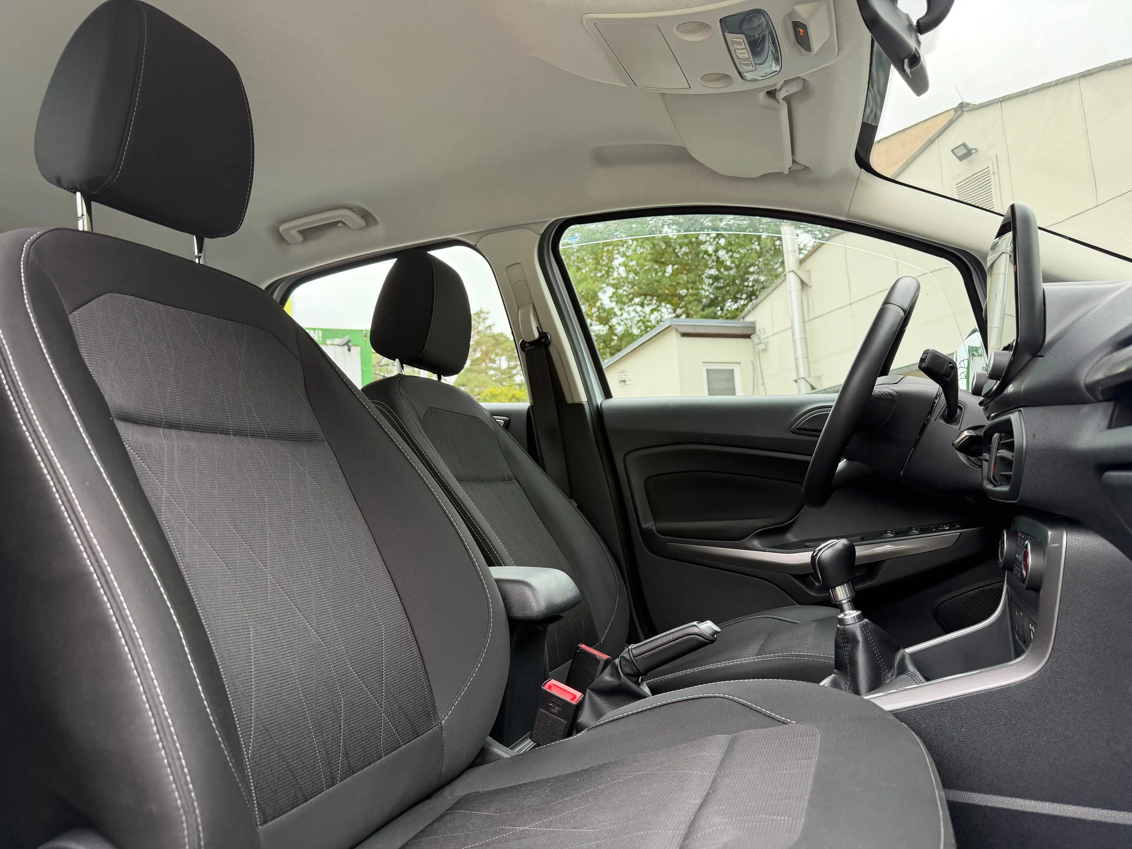 Ford EcoSport Cool — photo 11