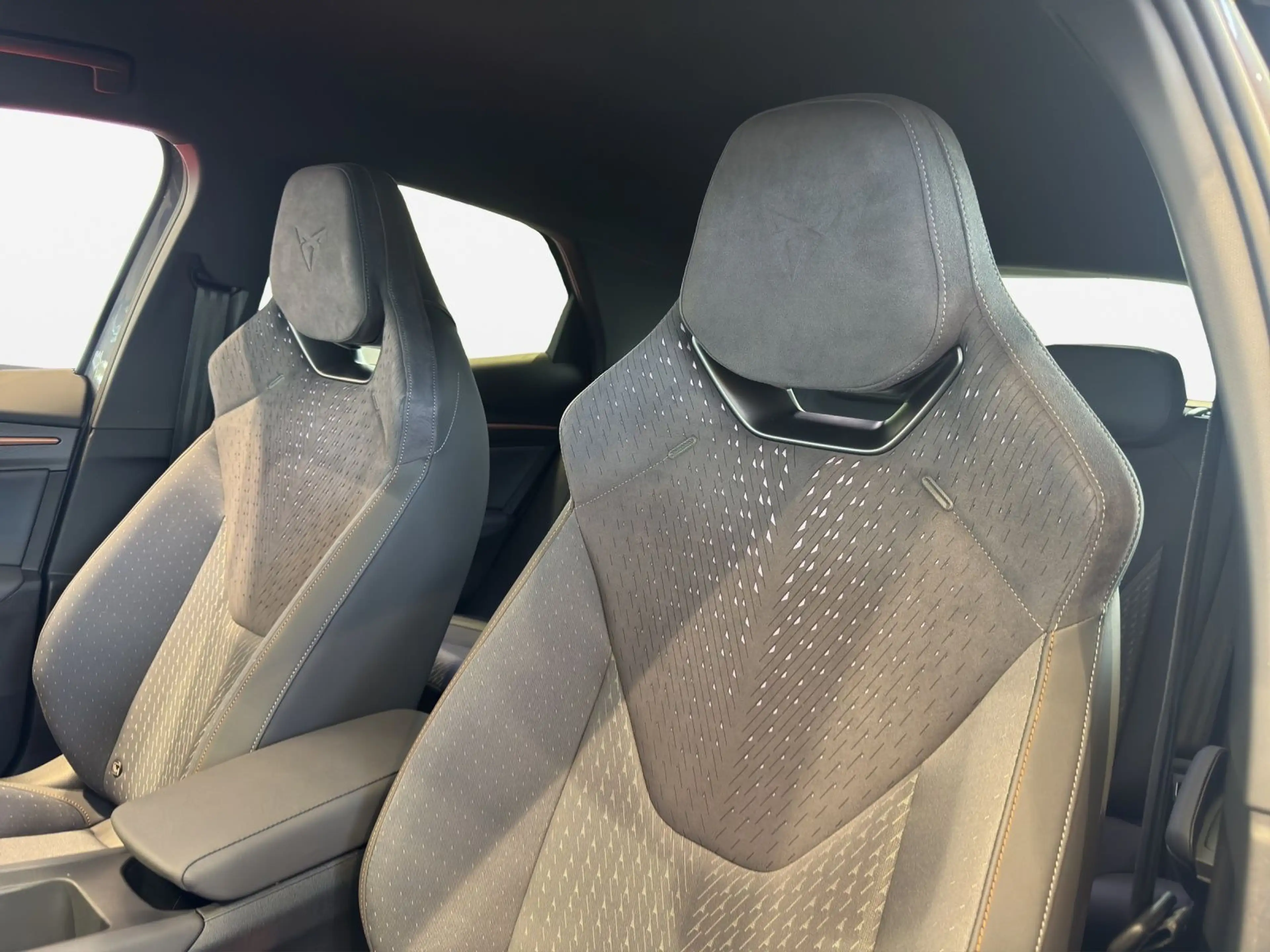 CUPRA Raval Endurance Dynamic Plus Plasma 52 kWh *360° — photo 9