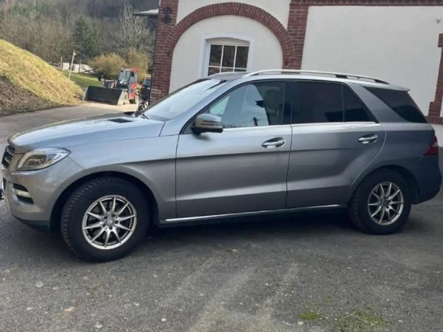 Mercedes-Benz ML 350 BlueTEC+4MATIC+A-Edition+Aut. Grau - 2