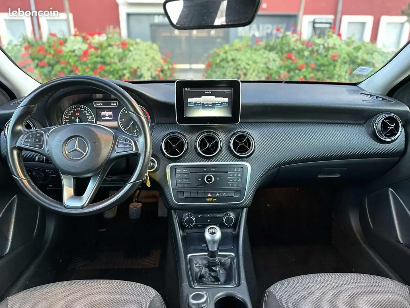 Mercedes-Benz GLA 180 Classe Mercedes benz 180 cdi intuition 2015 Rouge - 2