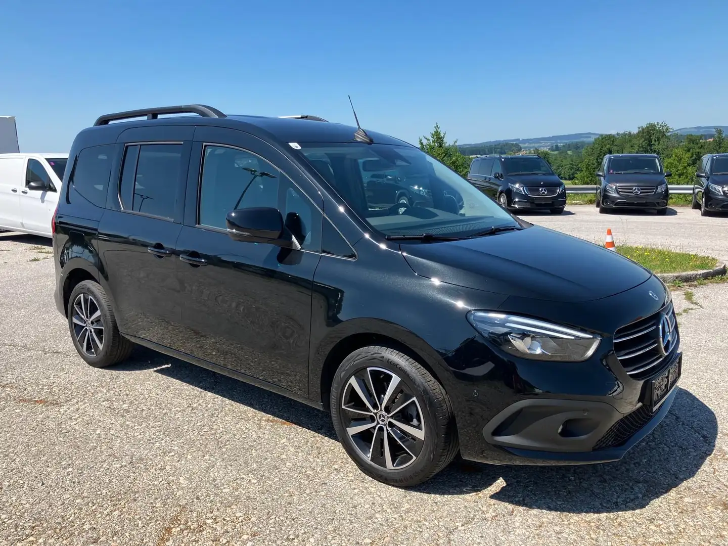 Mercedes-Benz T-Klasse T-Klasse 180d Progressive Aut. - inkl. GARANTIE Schwarz - 1