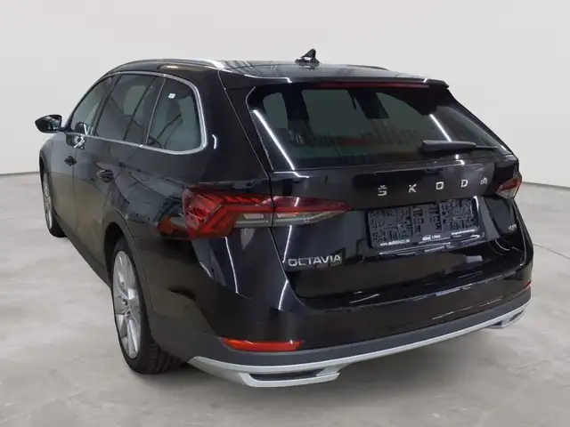 Skoda Octavia view 5