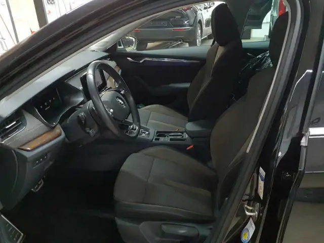 Skoda Octavia view 7